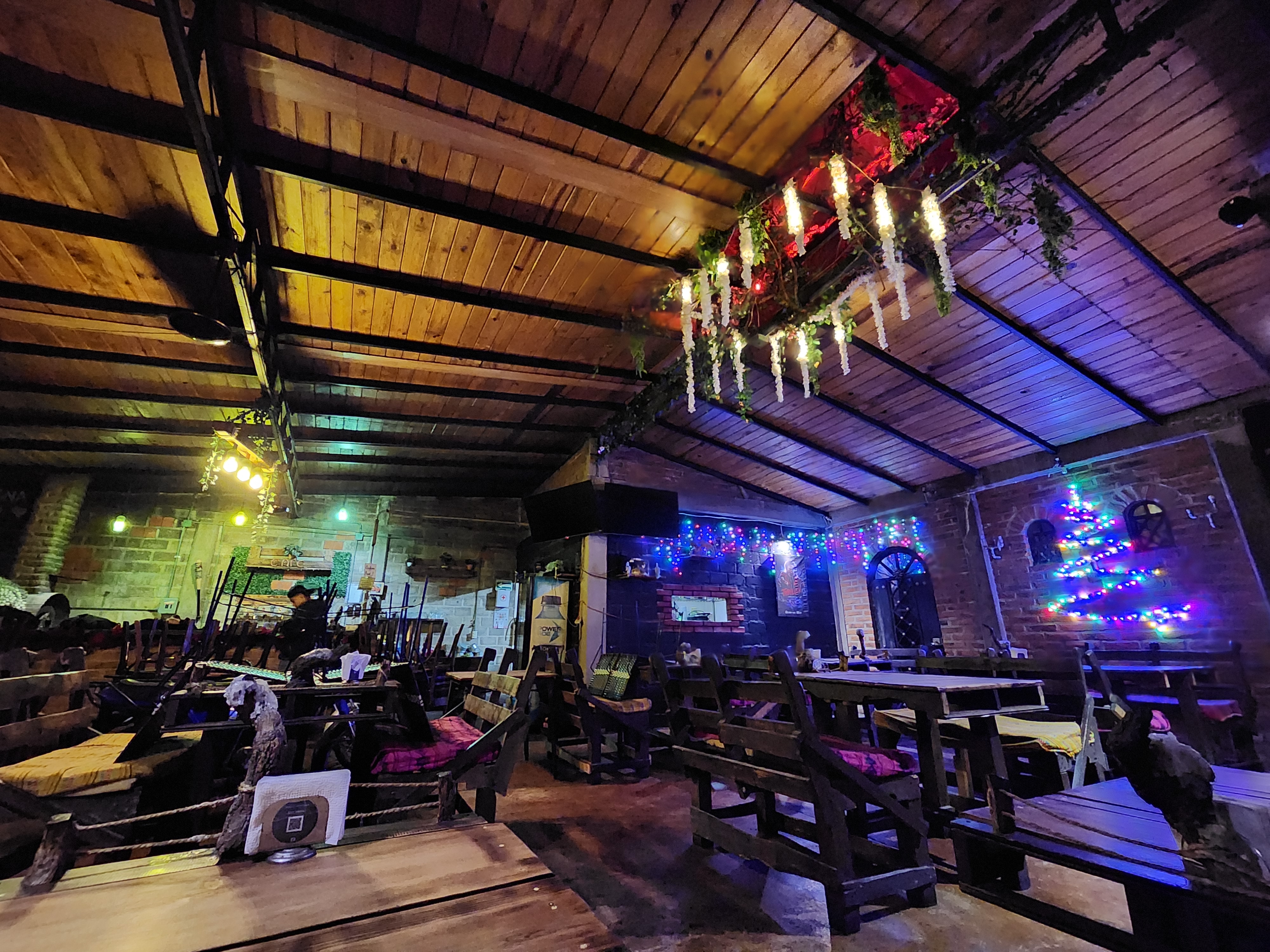 La Cabaña pizzas y alitas image 1