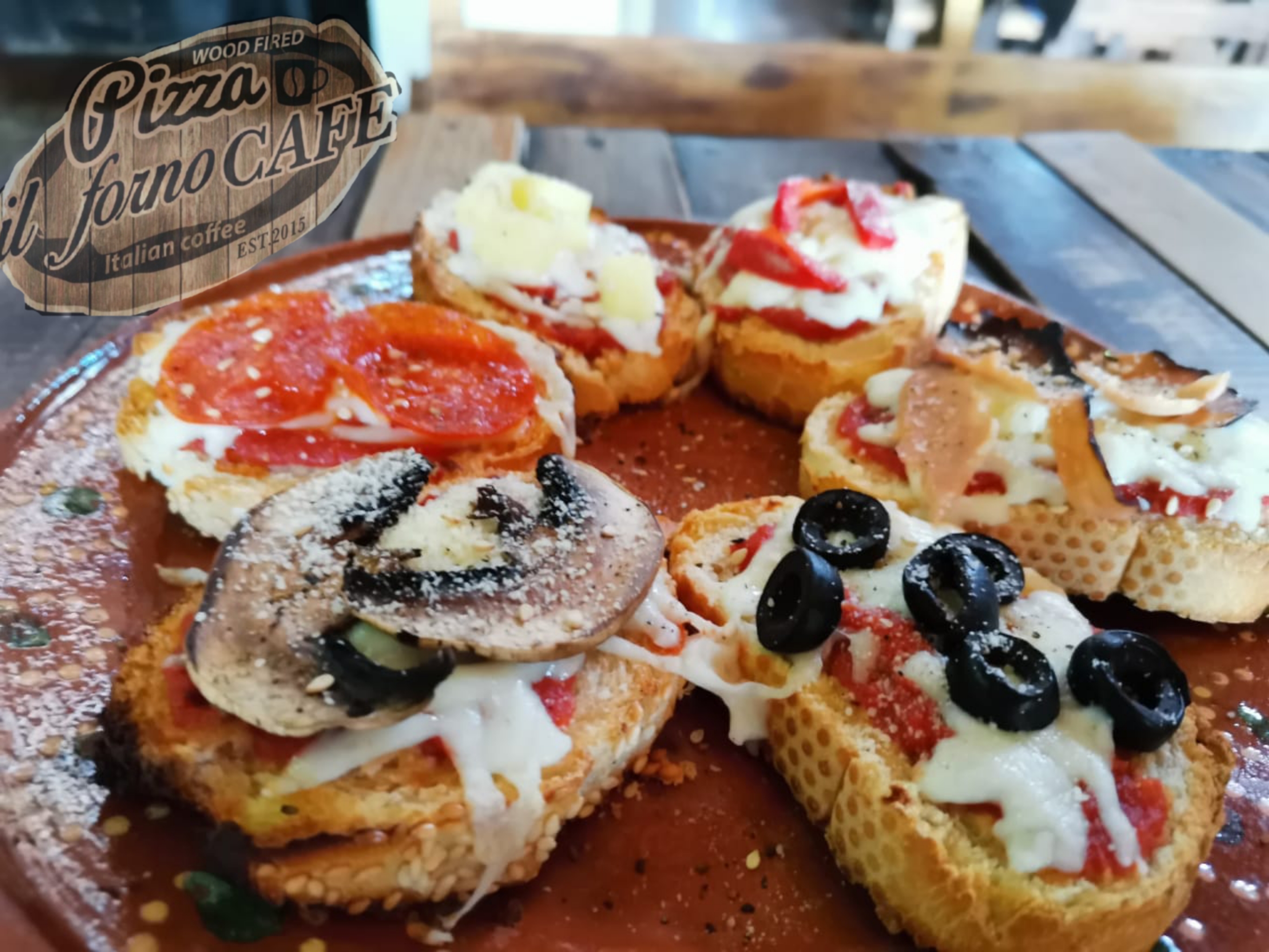 La Cabaña pizzas y alitas image 2