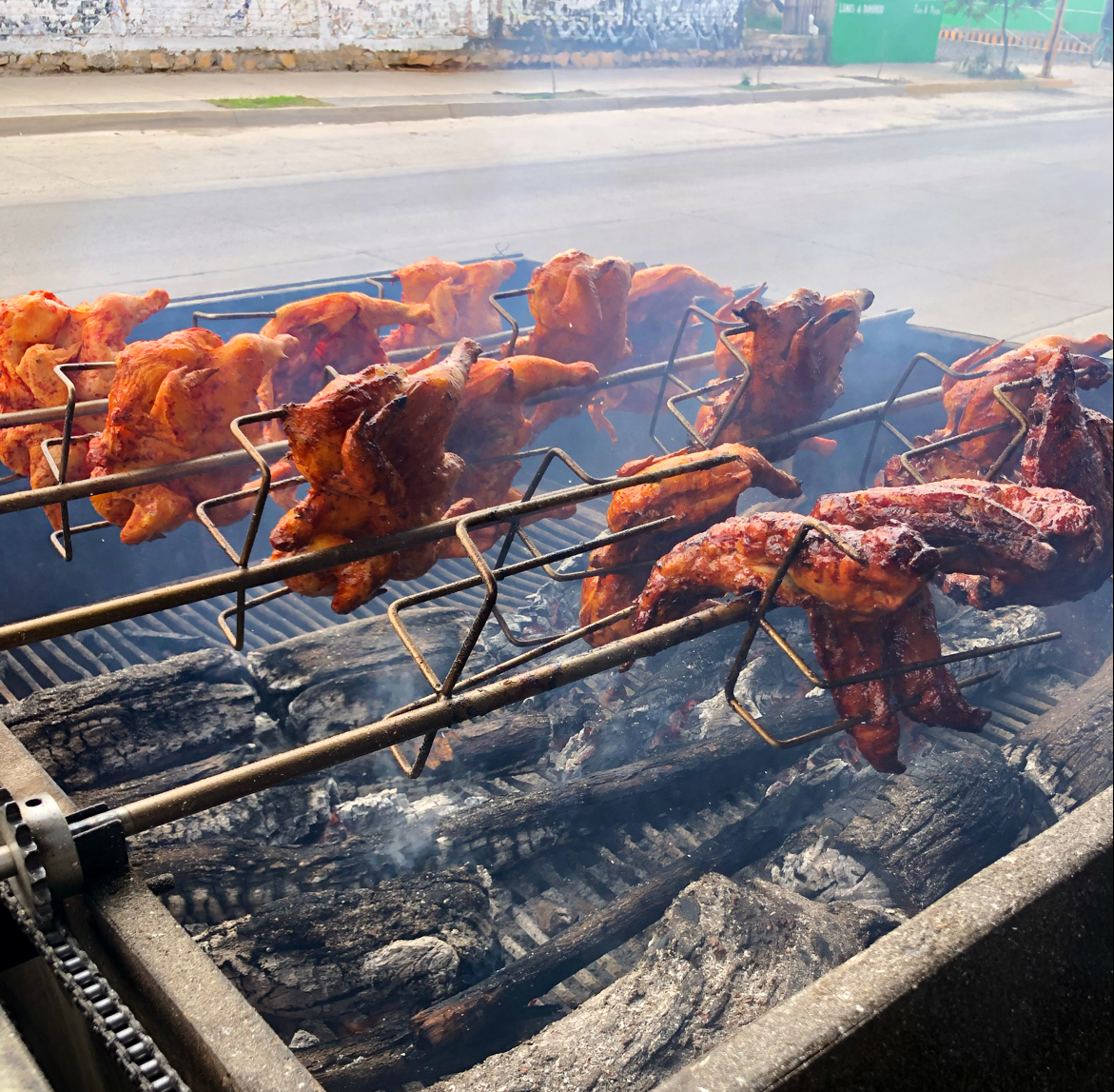 Pollos y costilla Ala Leña Los Nietos image 1