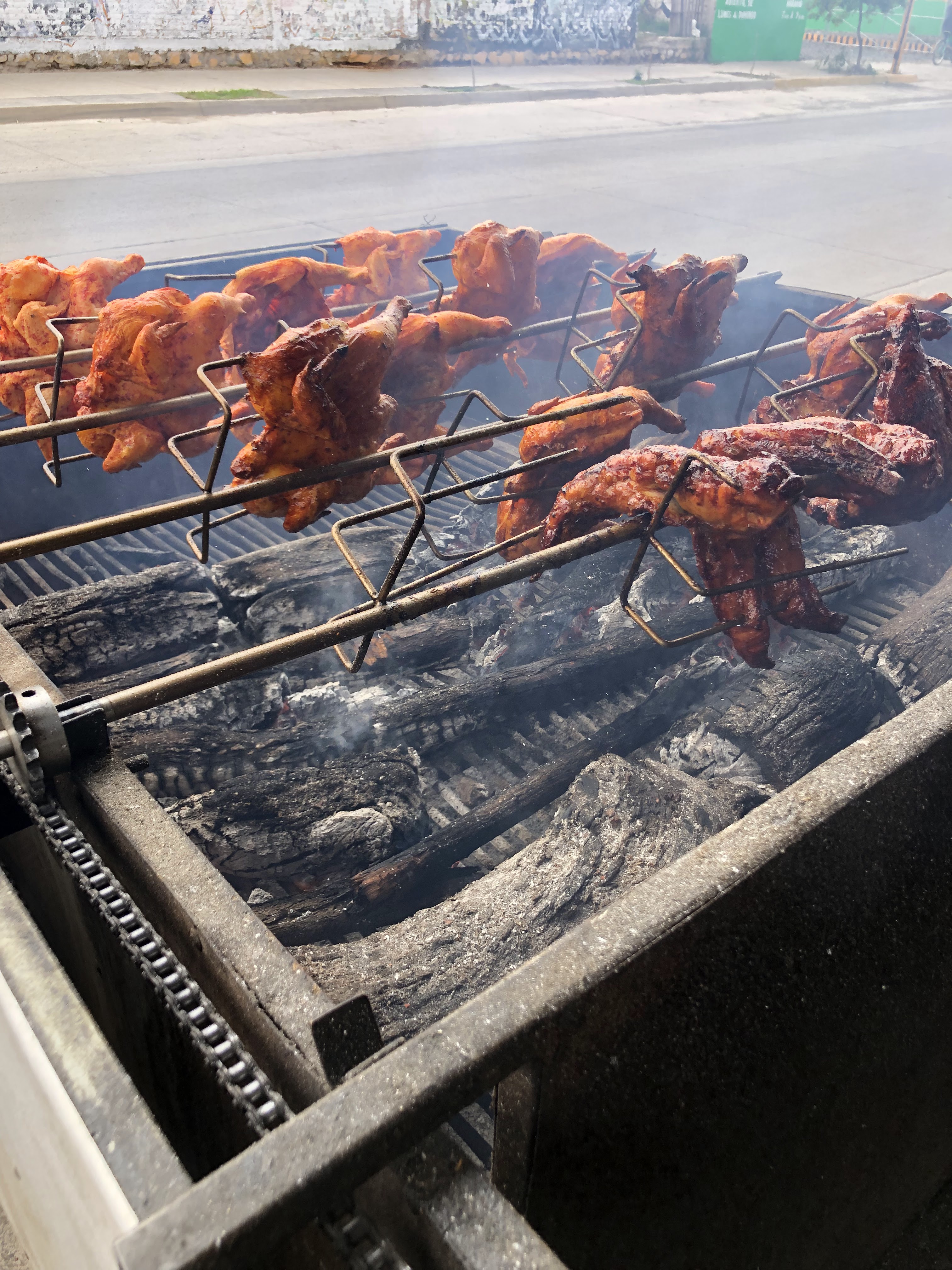 Pollos y costilla Ala Leña Los Nietos image 9