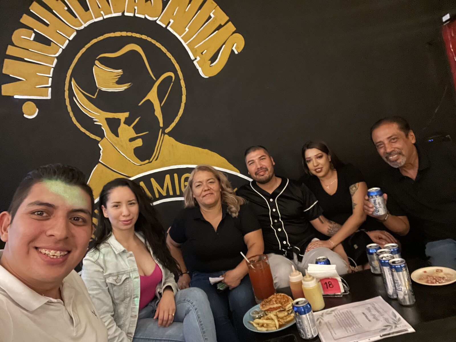 Micheladas & Alitas ''Entre Amigos'' image 10