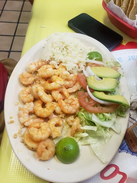 Mariscos “El Paisano” image 7
