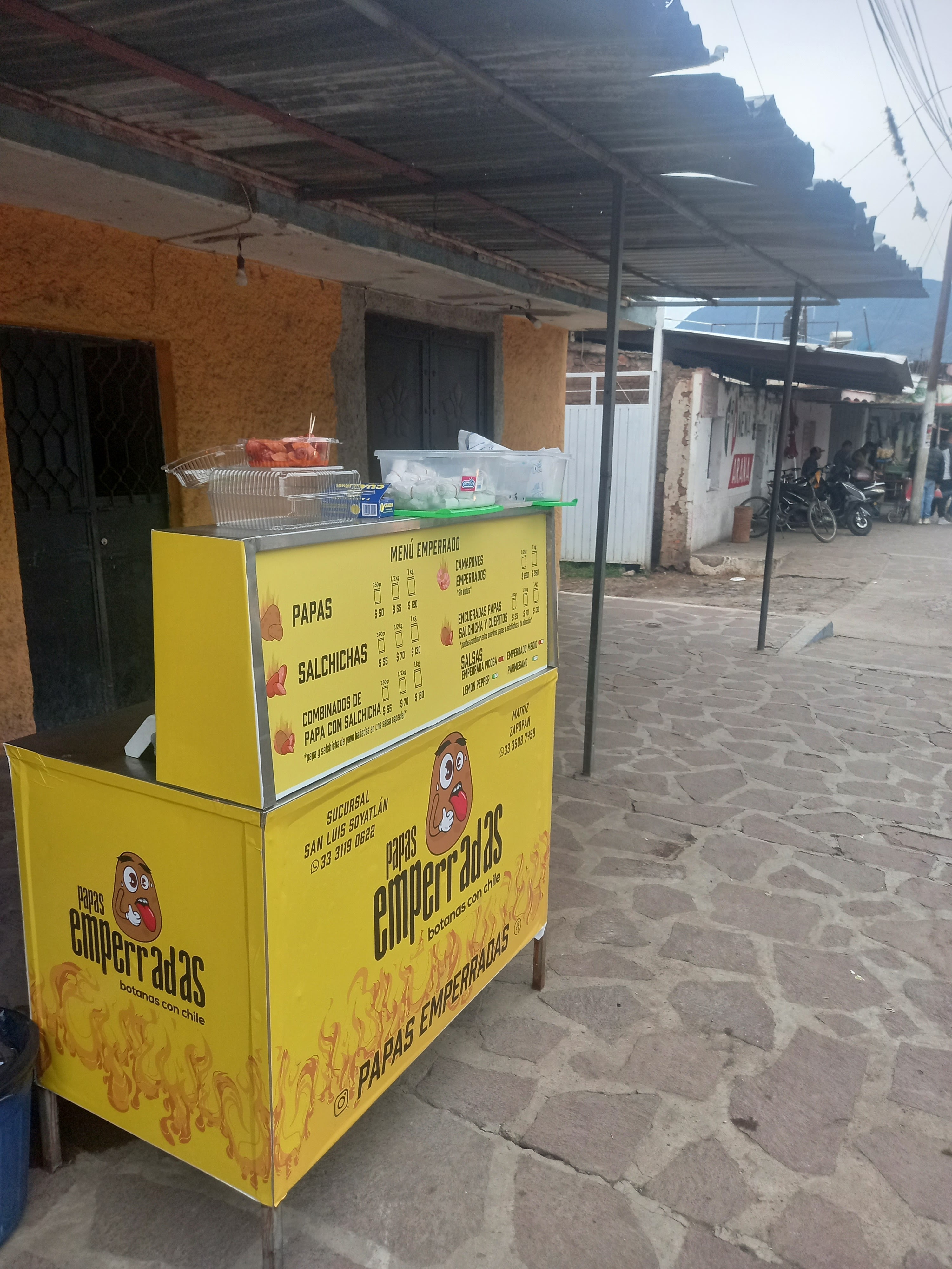 Papas Emperradas (Sucursal San Luis Soyatlán) image 4