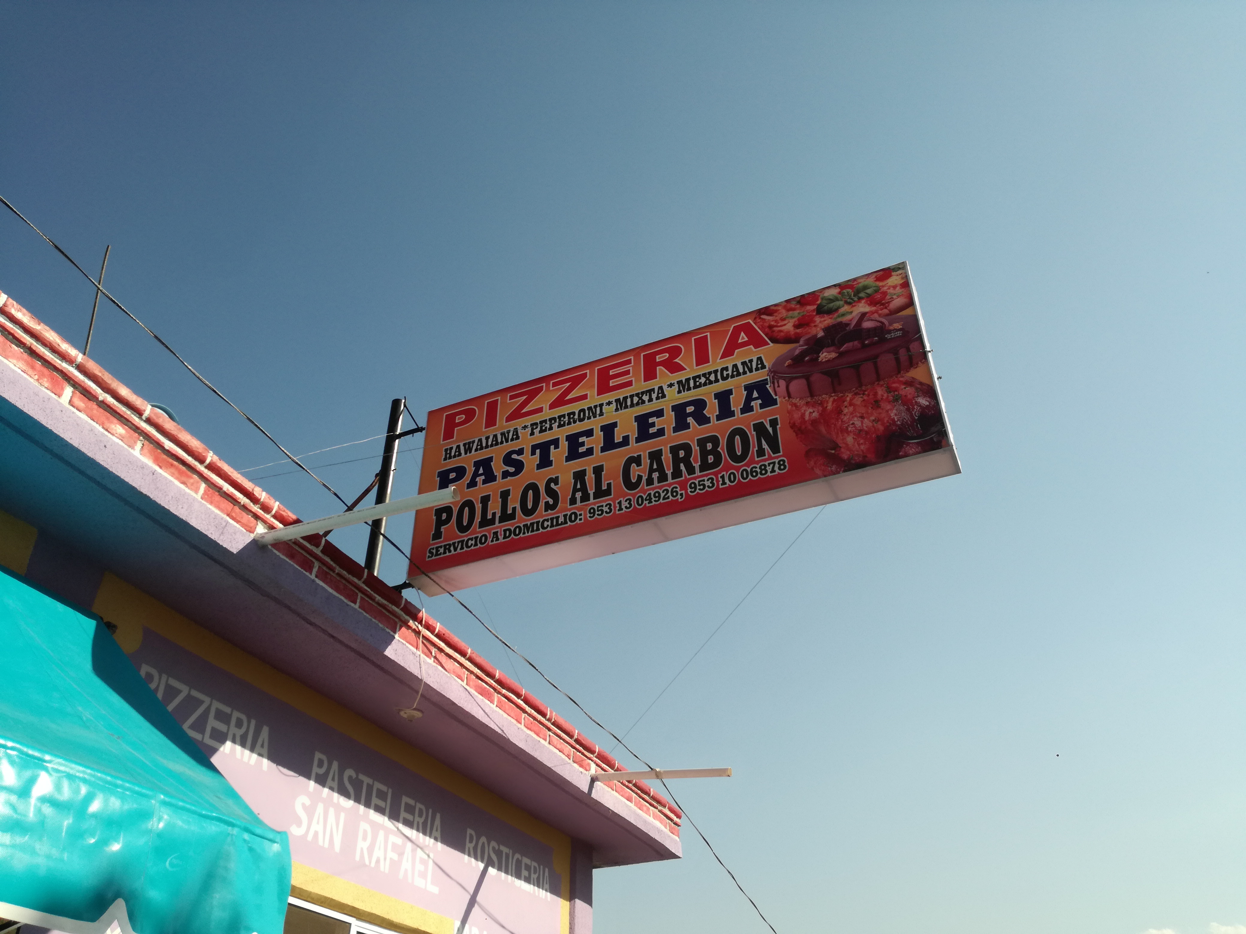 Pizzería y pastelería y rosticeria san Rafael image 3