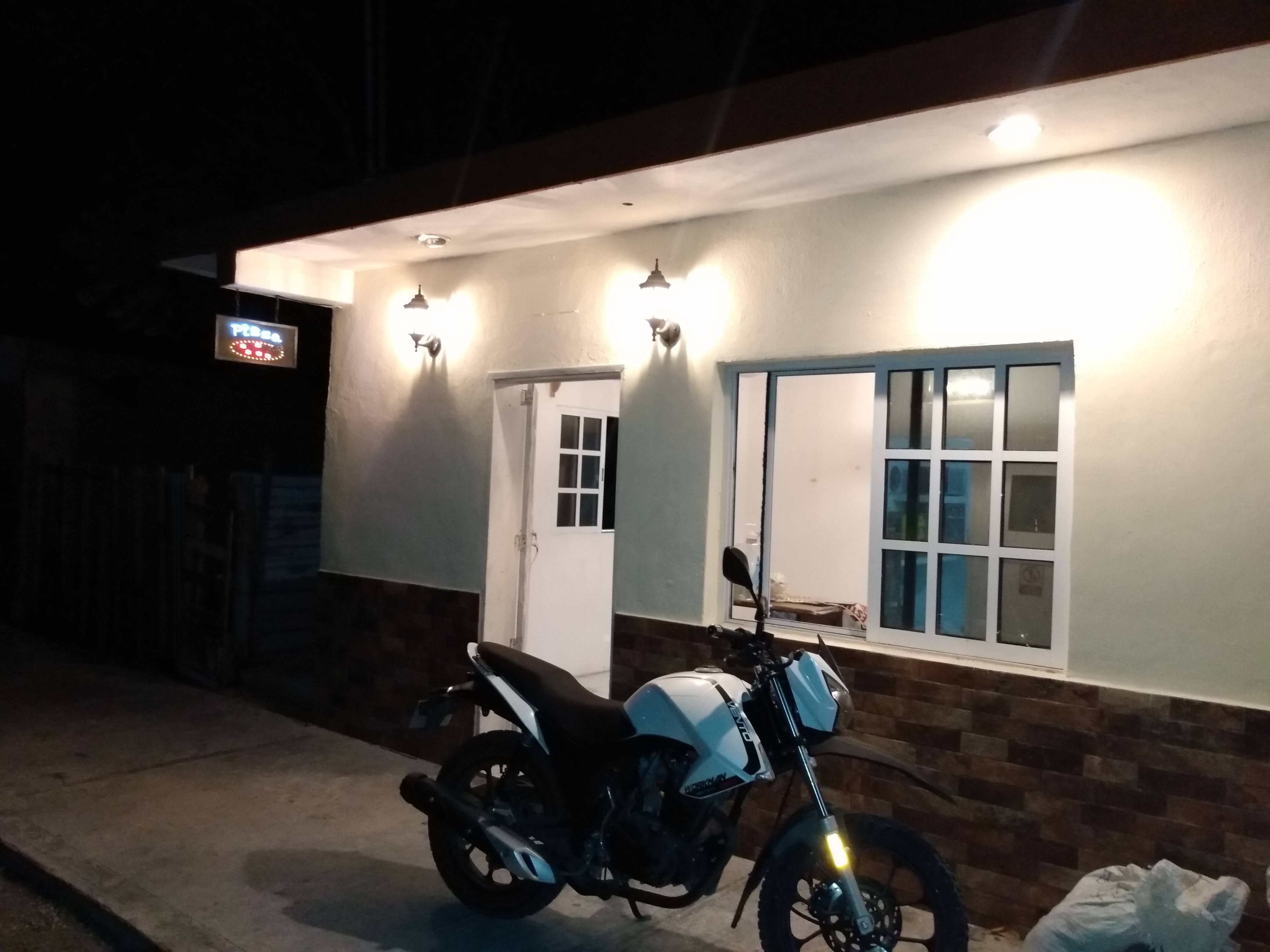 Pizzeria Calle 14 image 7