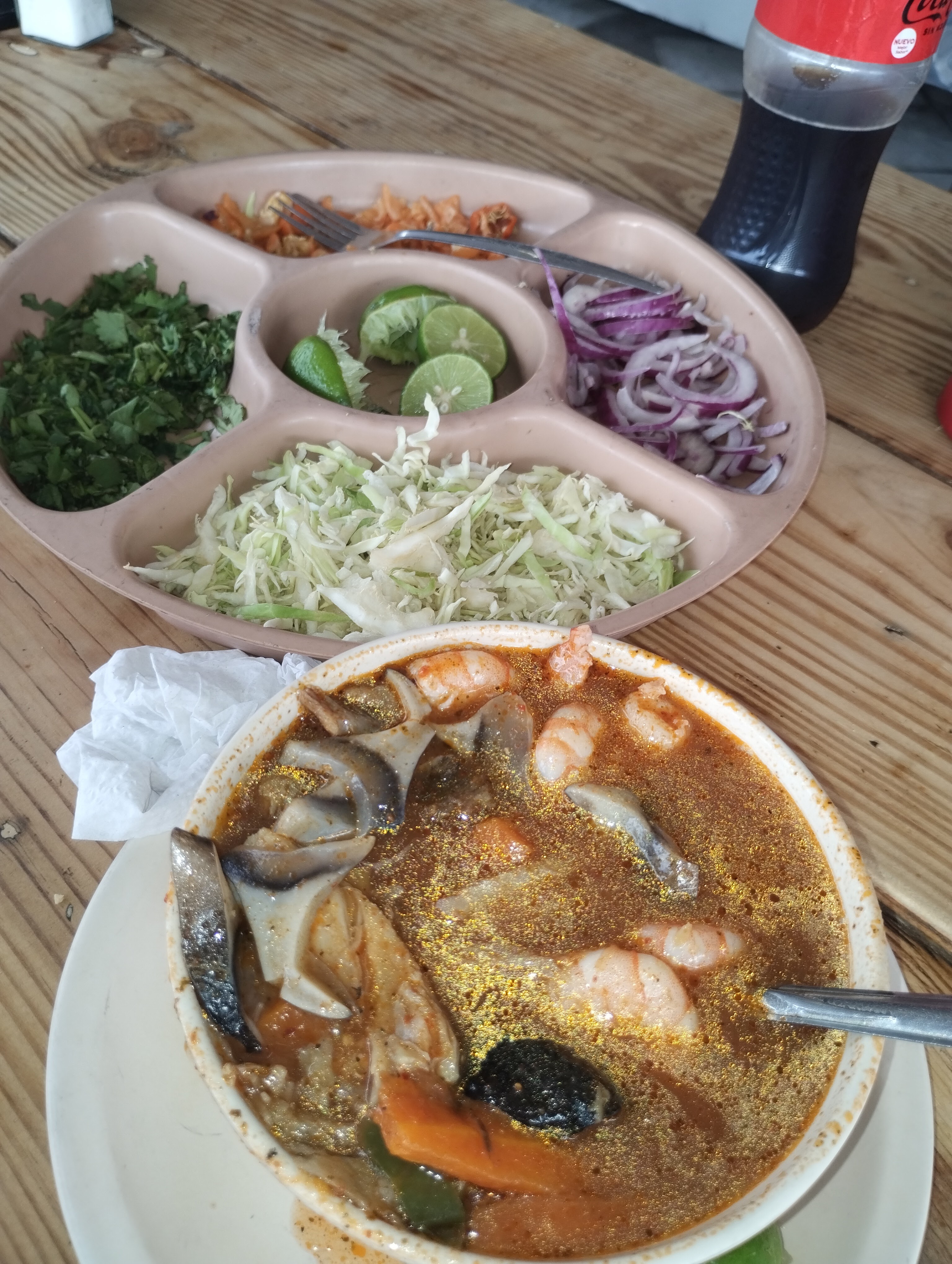 Mariscos El Kete "Aquí es Caballo" image 4