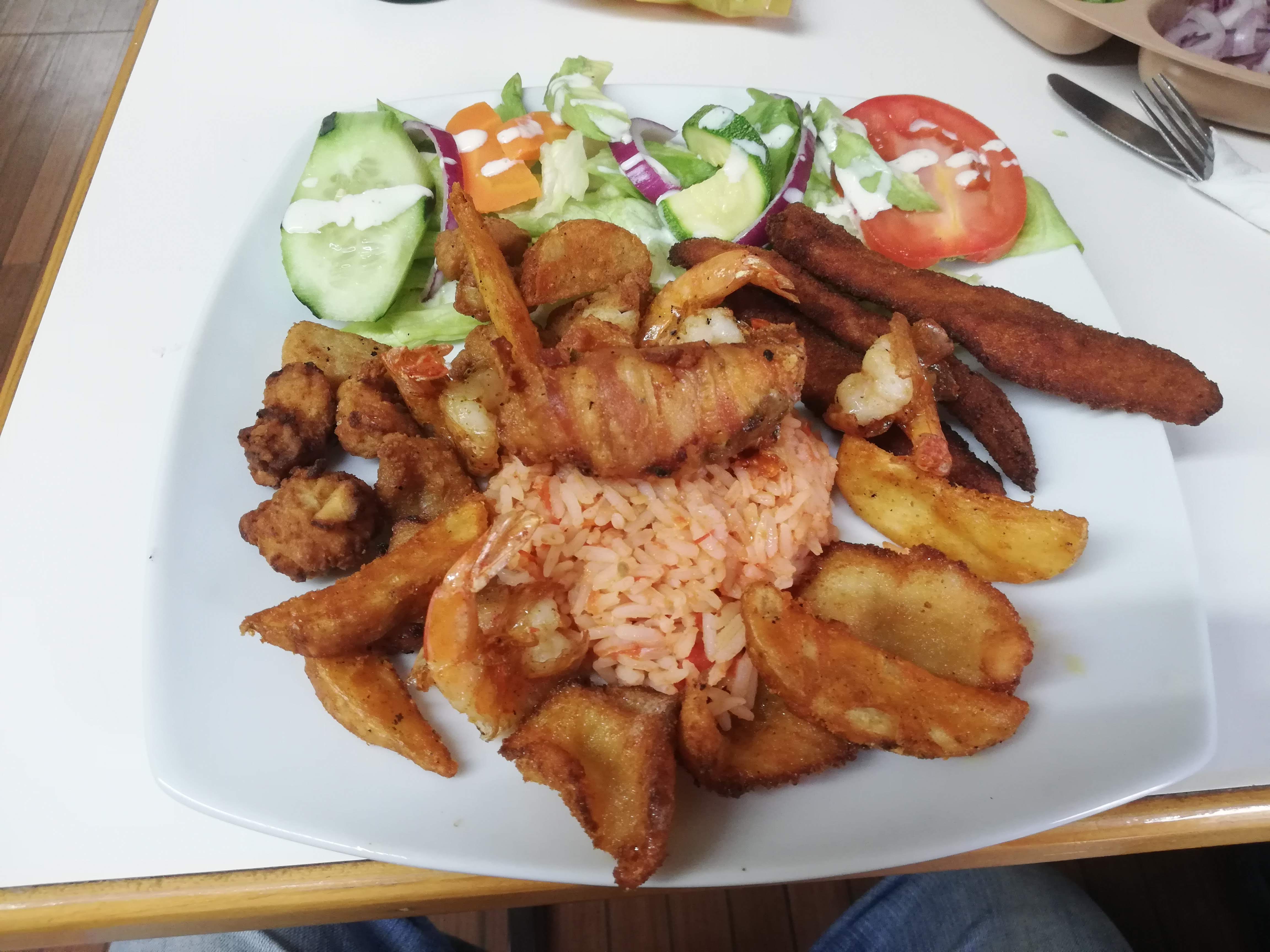 Mariscos El Kete "Aquí es Caballo" image 5