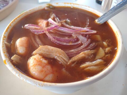 Mariscos El Kete "Aquí es Caballo" image 7