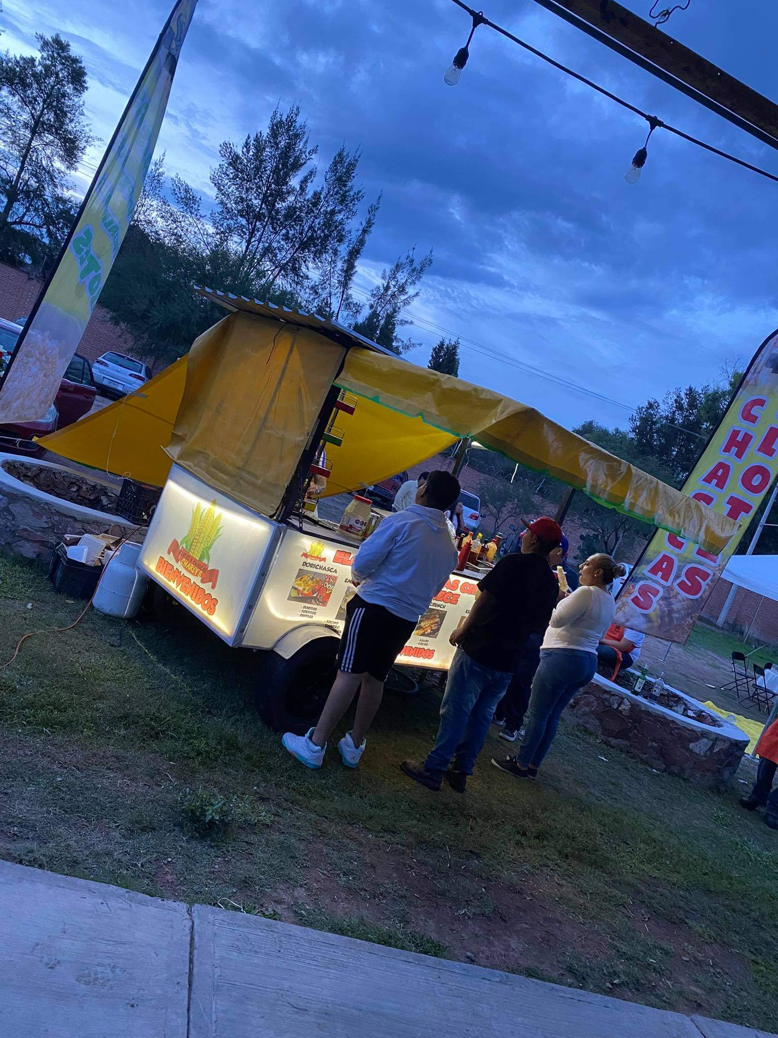 Elotes Y Chascas Charly's image 10