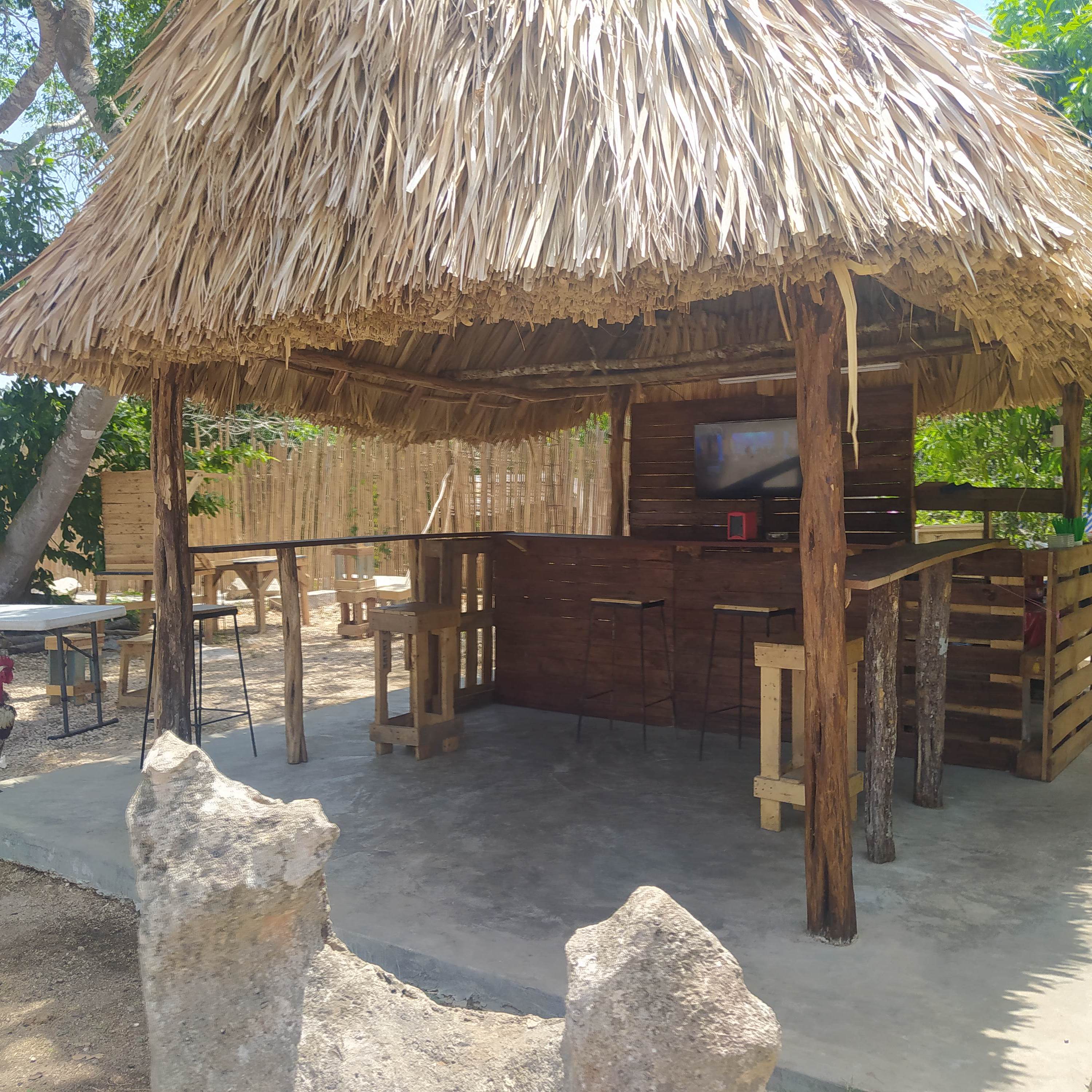 Miches & mariscos la nueva ola image 1