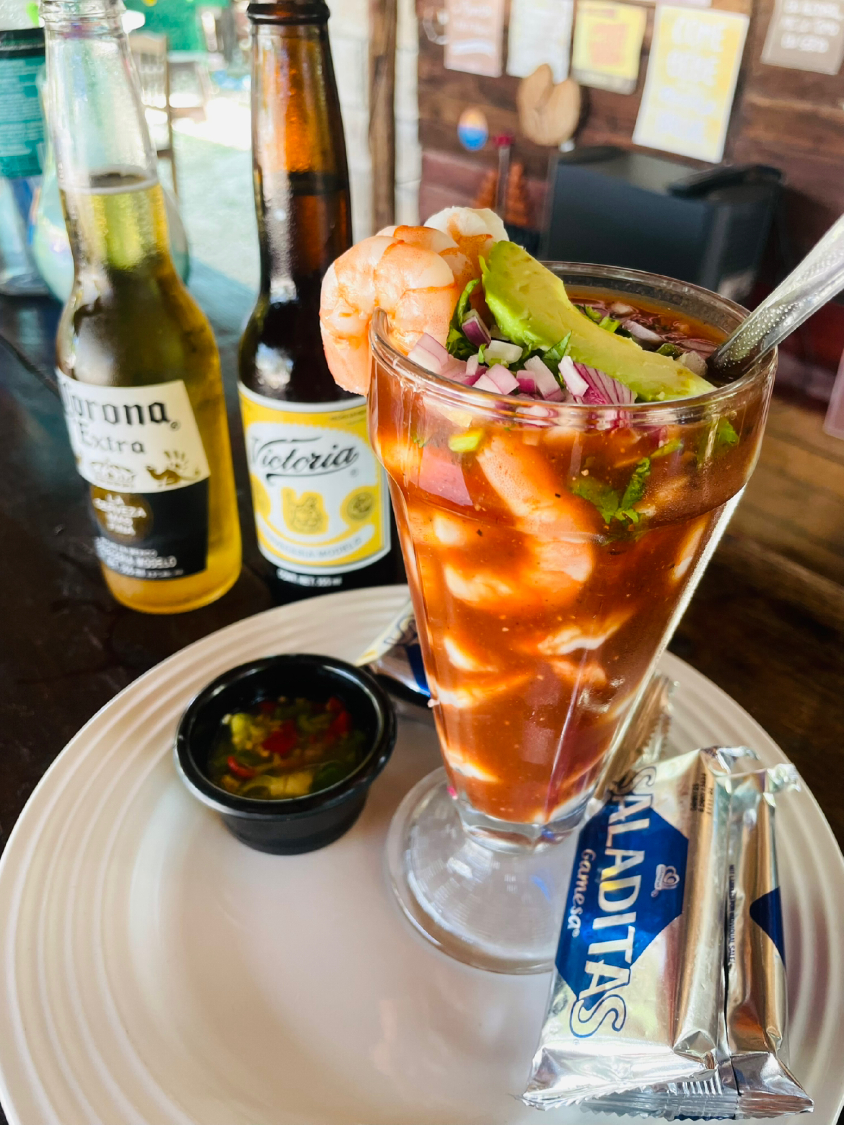 Miches & mariscos la nueva ola image 5