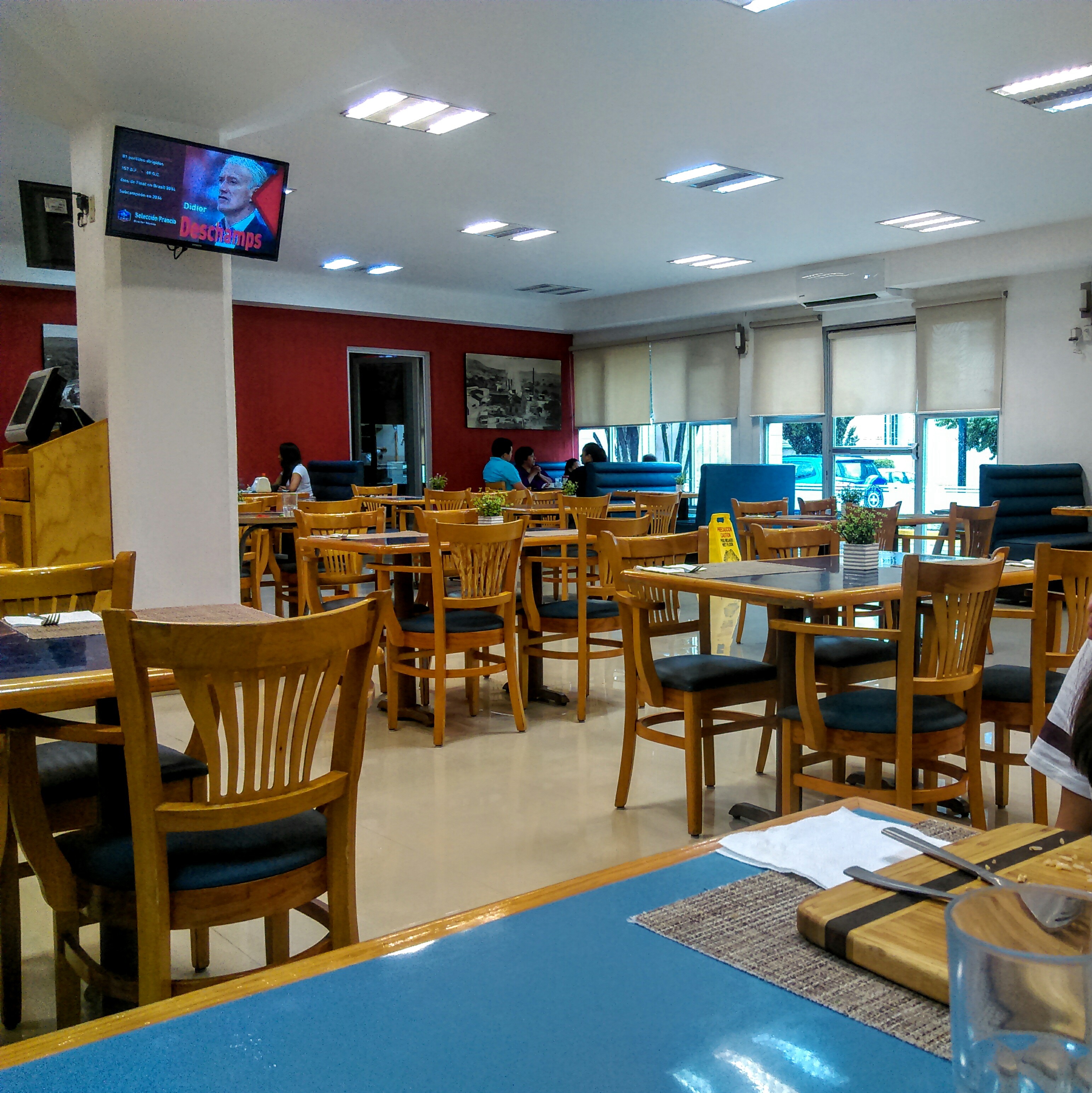 Fuente De Sodas Cruz Azul image 1