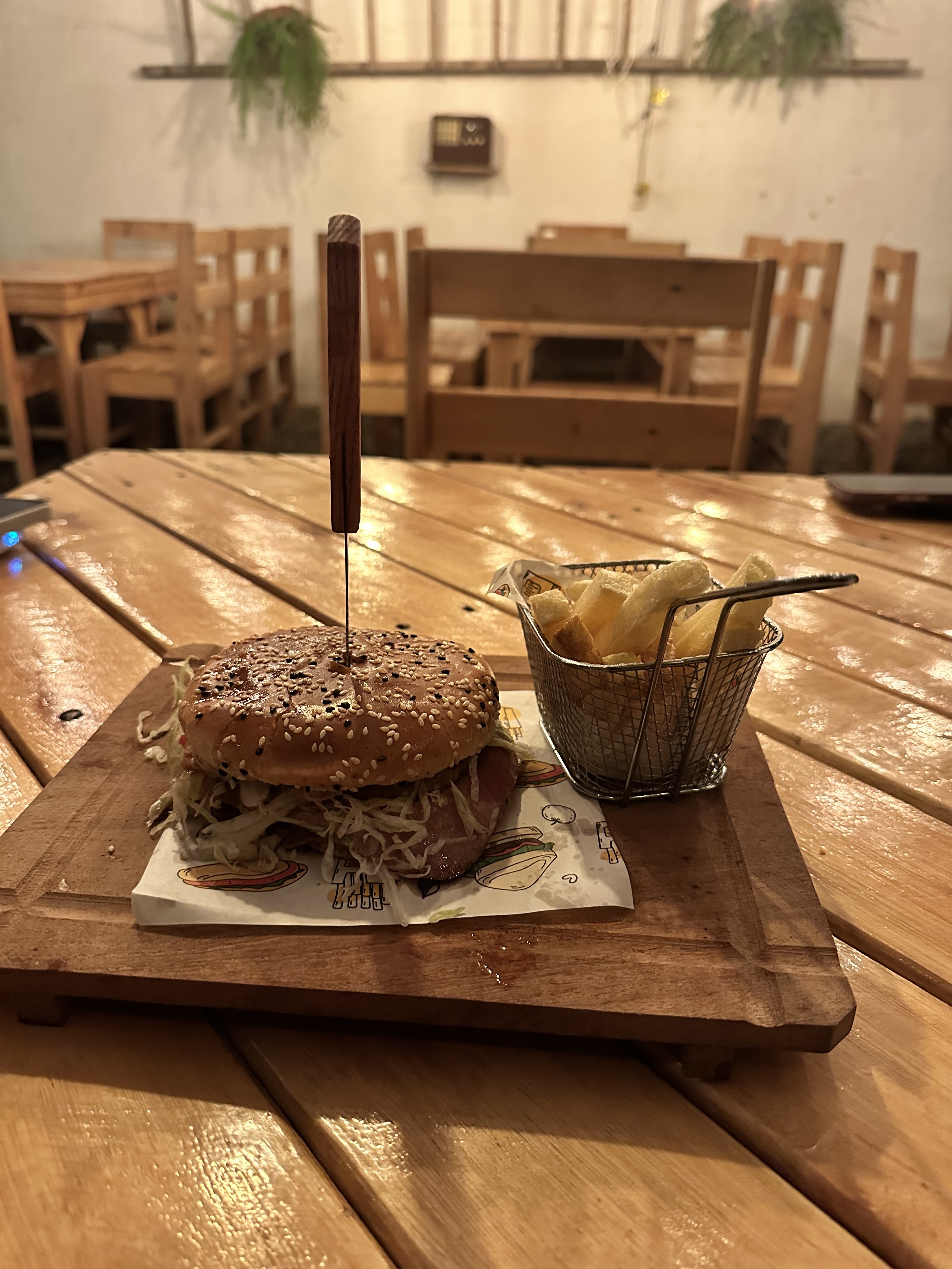 Caprichos Burgers image 2