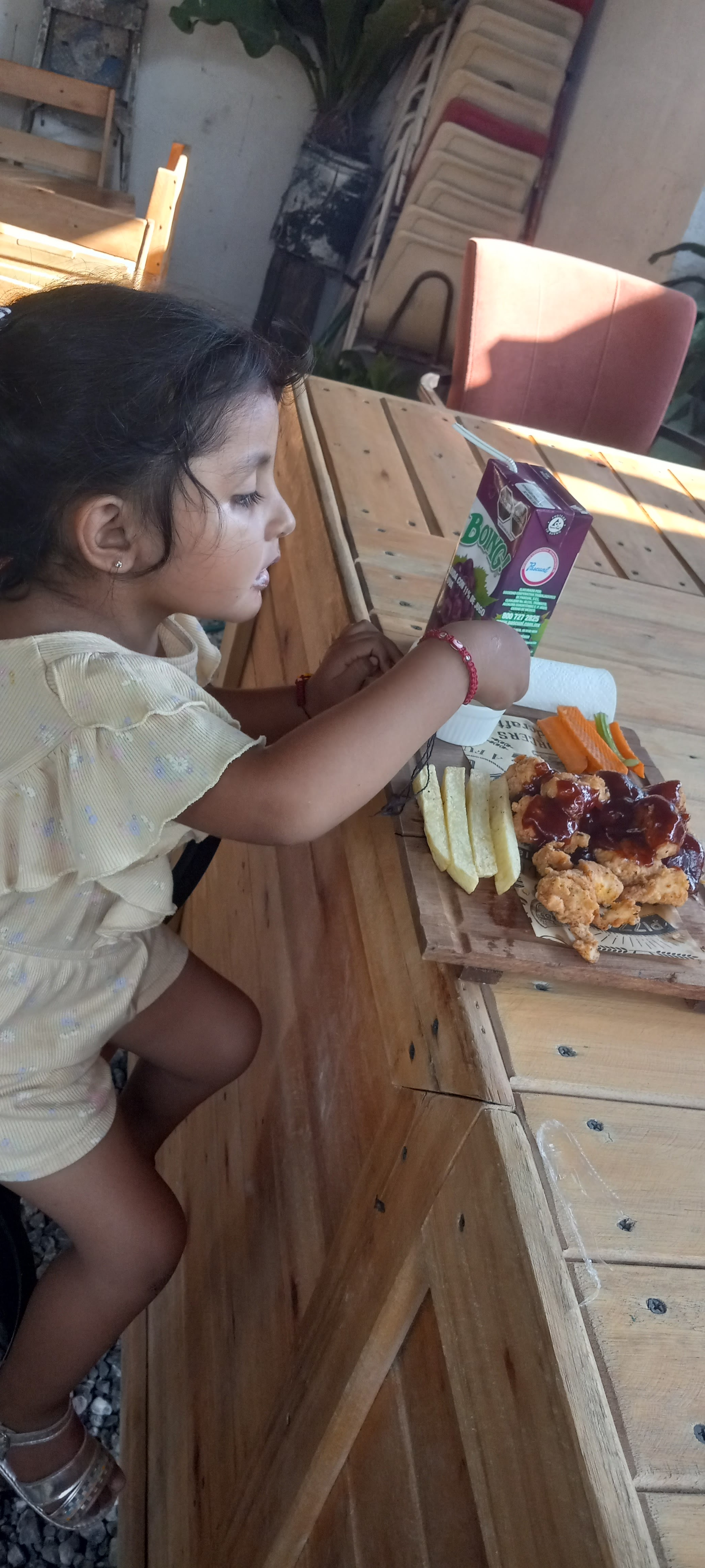 Caprichos Burgers image 6