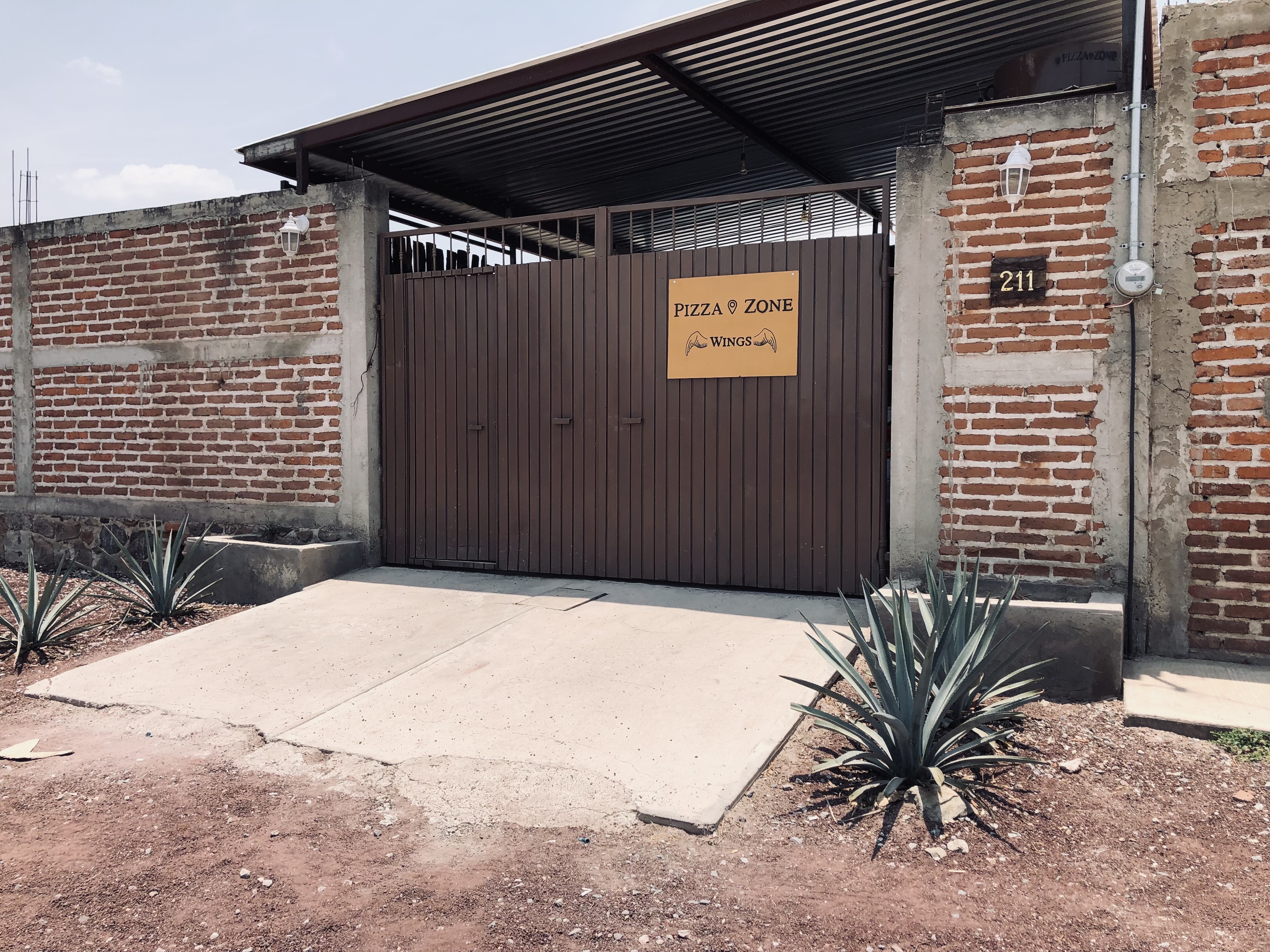 Pizza Zone & Wings image 3