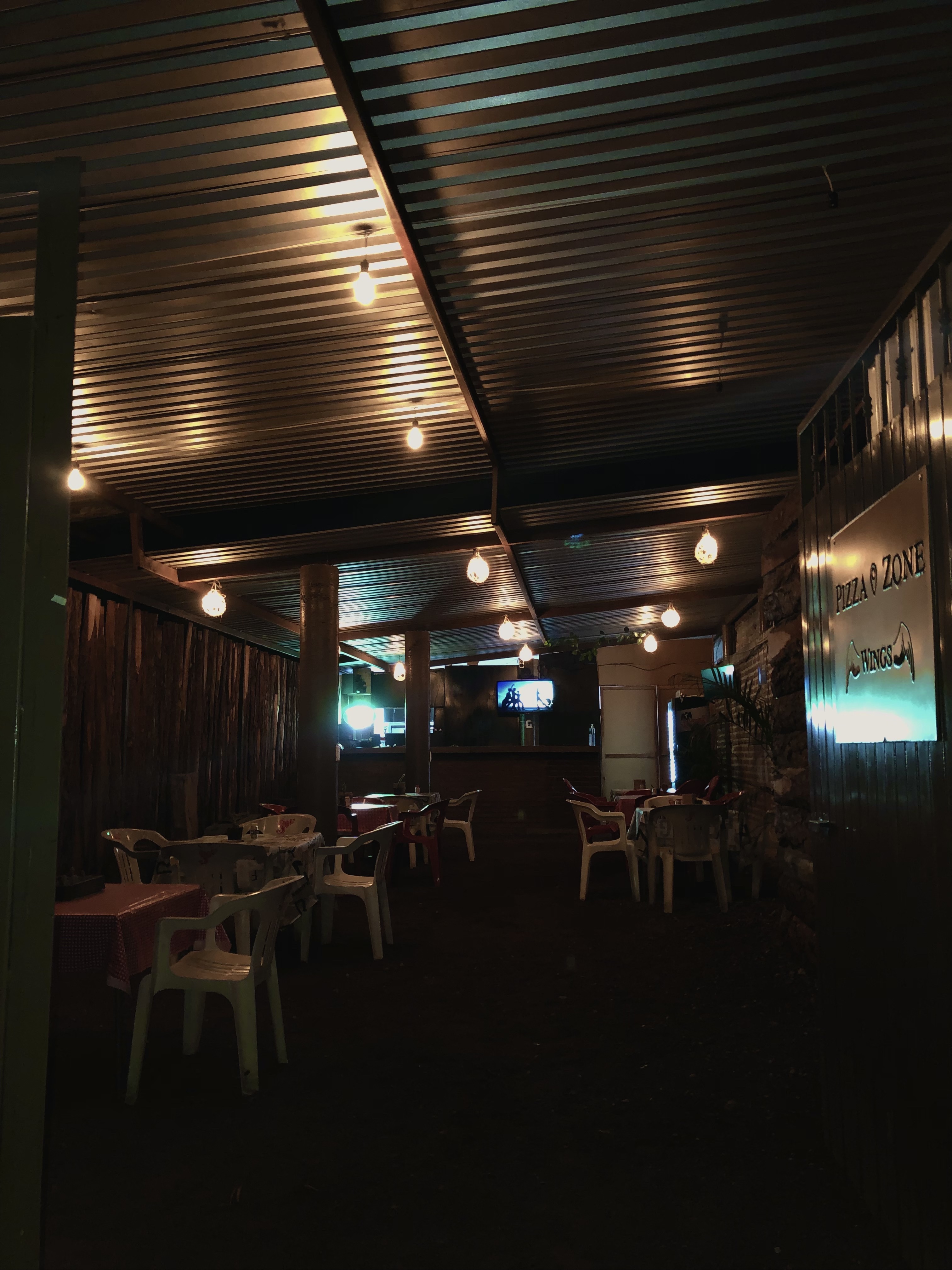 Pizza Zone & Wings image 4