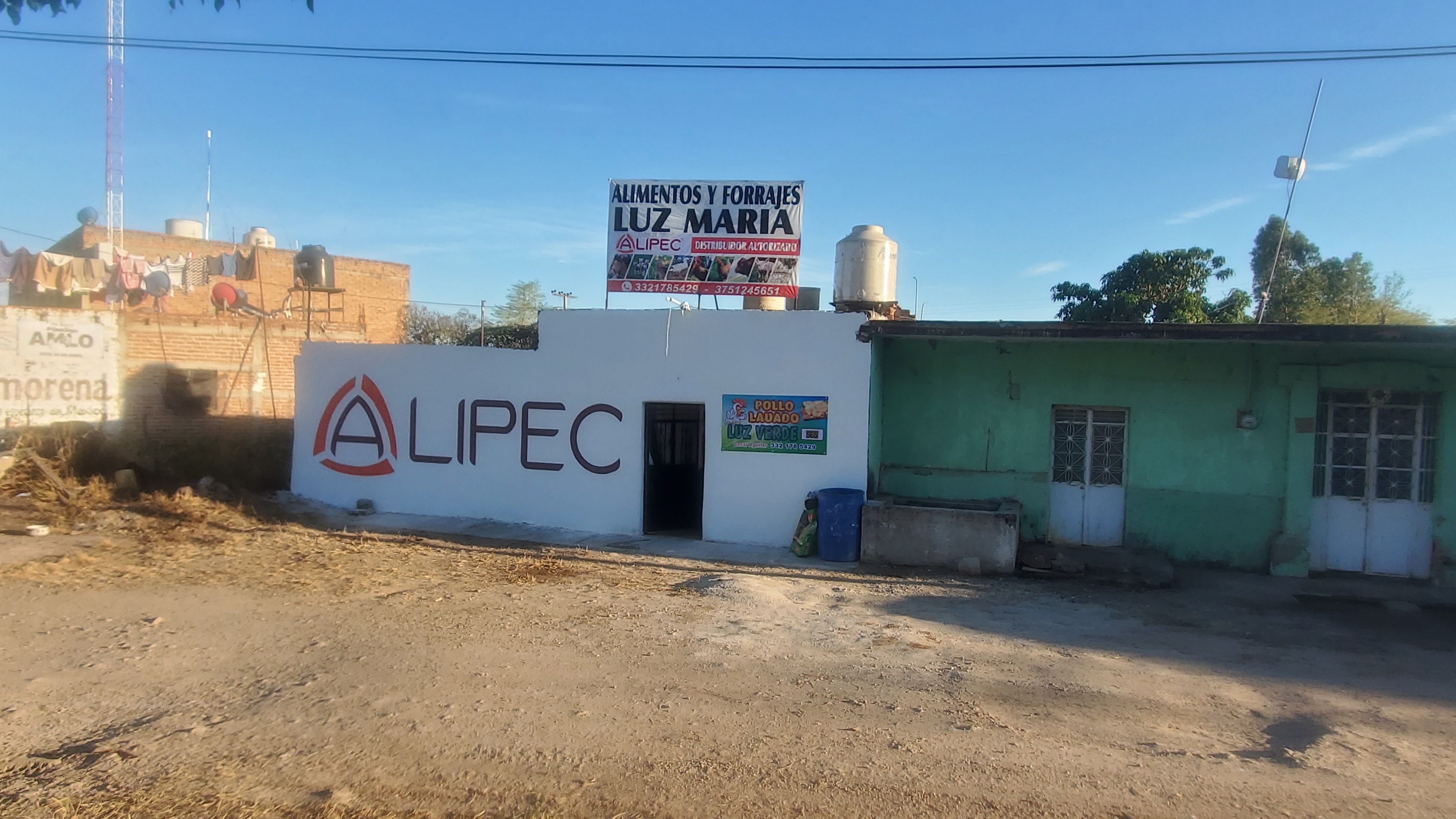 Polleria "luz verde" image 3