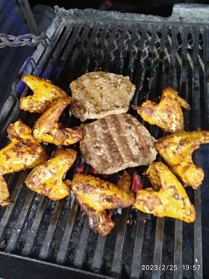 Hamburguesas de arrachera y alitas al carbón el danny image 5