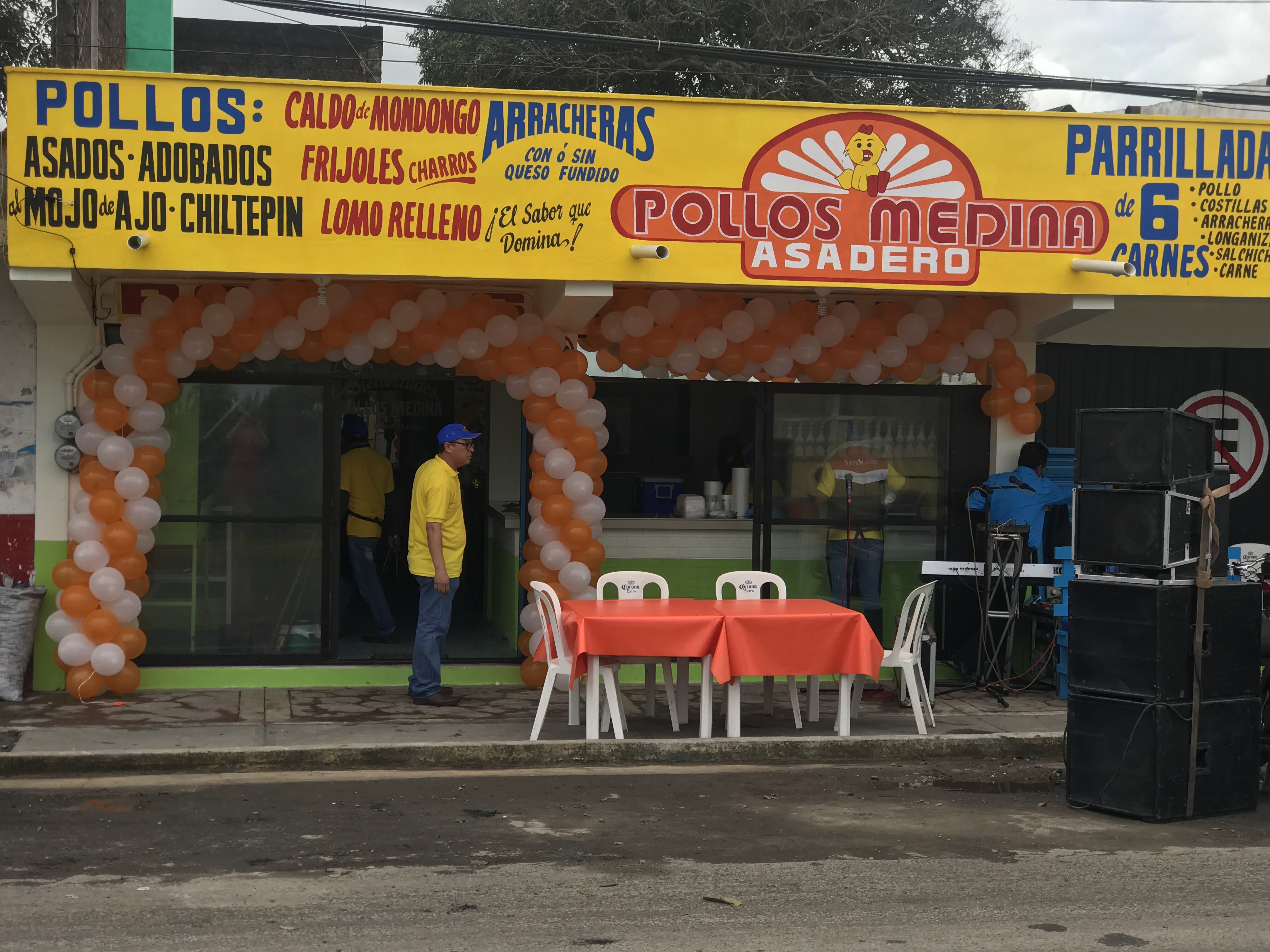 Asadero Pollos Medina image 3