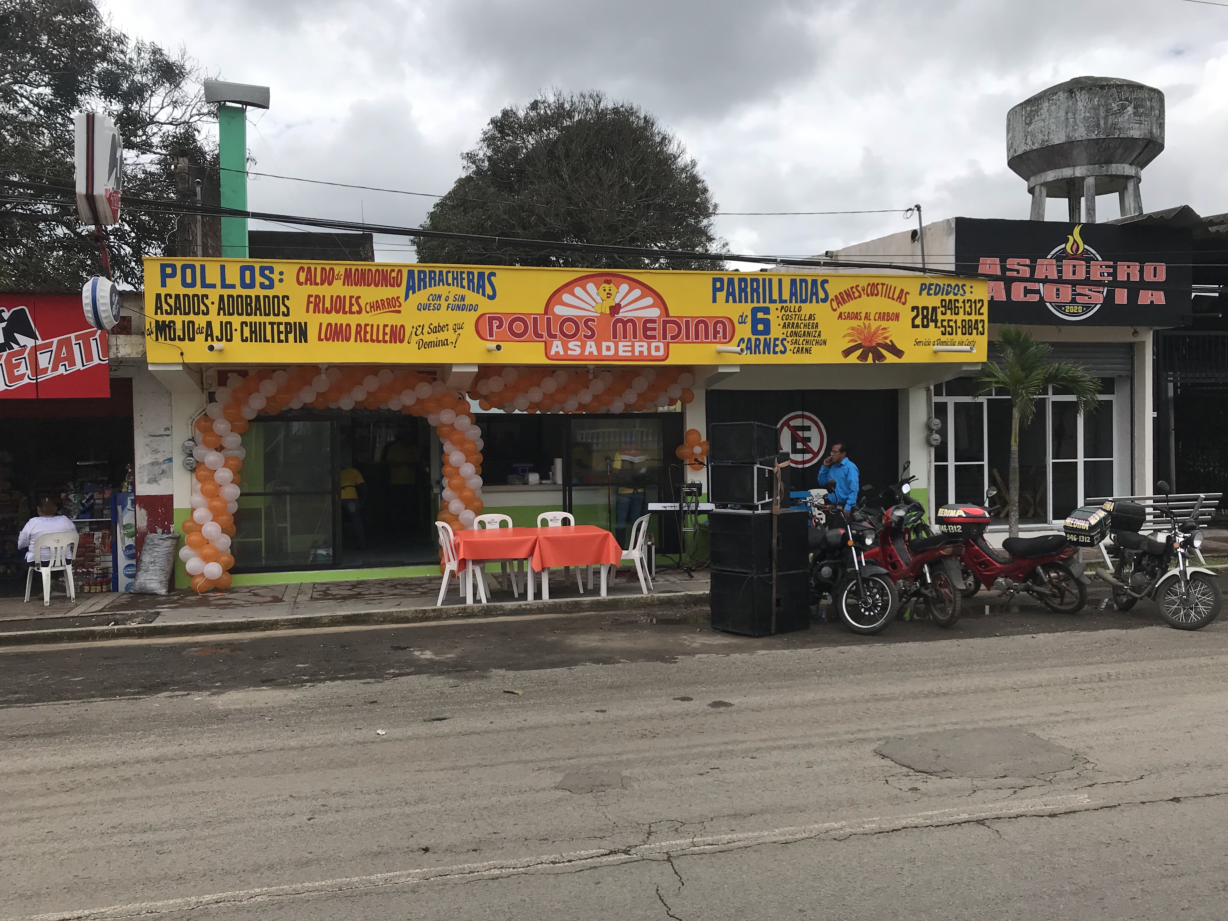 Asadero Pollos Medina image 8