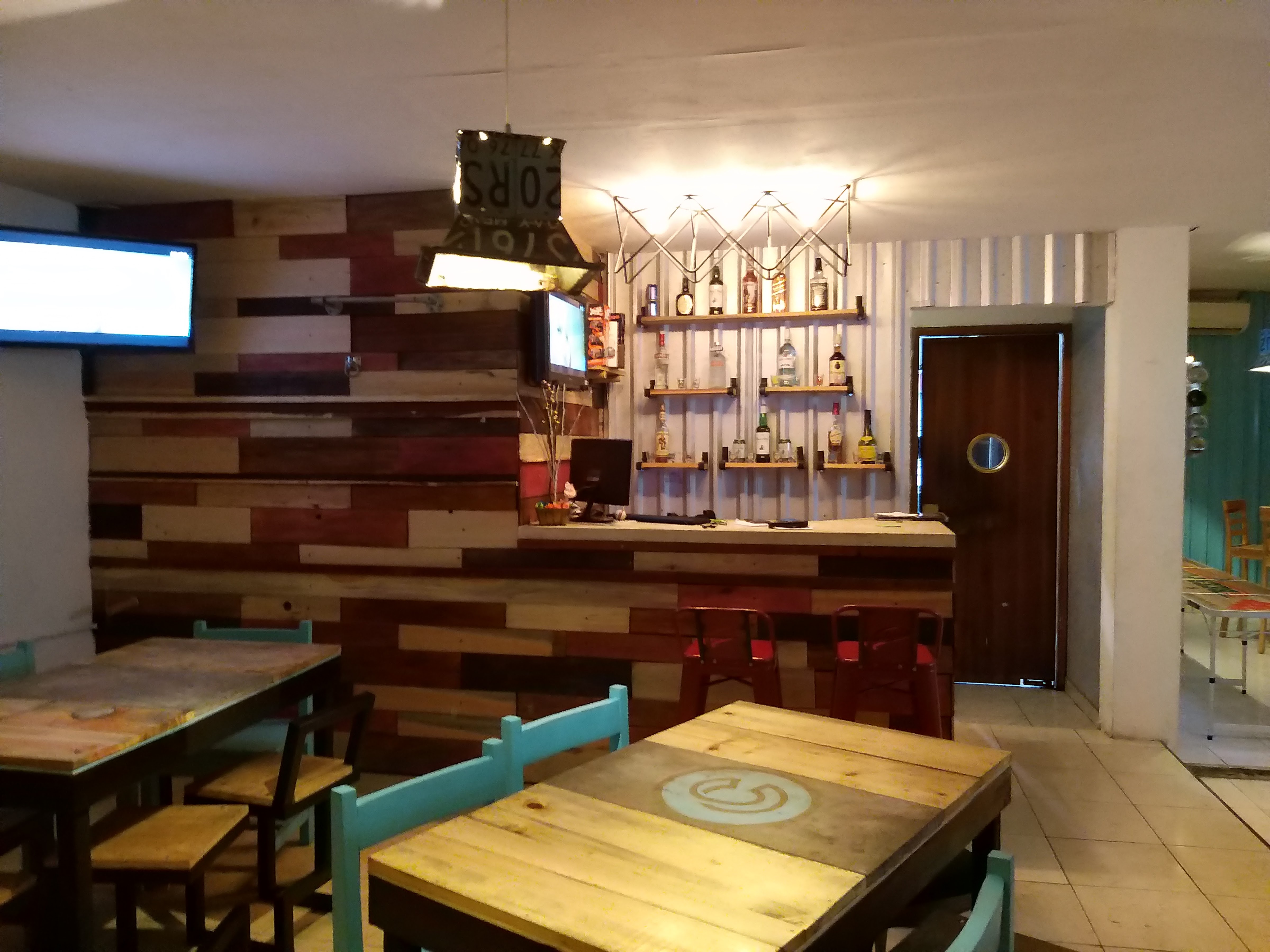 LA CULPABLE - Pizzeria & Bar image 1