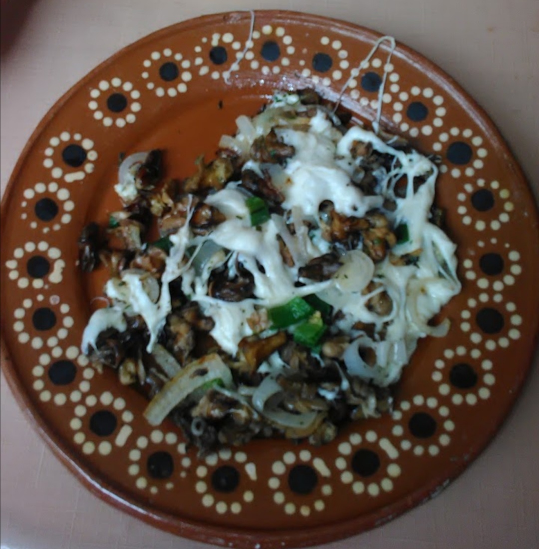 Caracoles En Caldo image 3