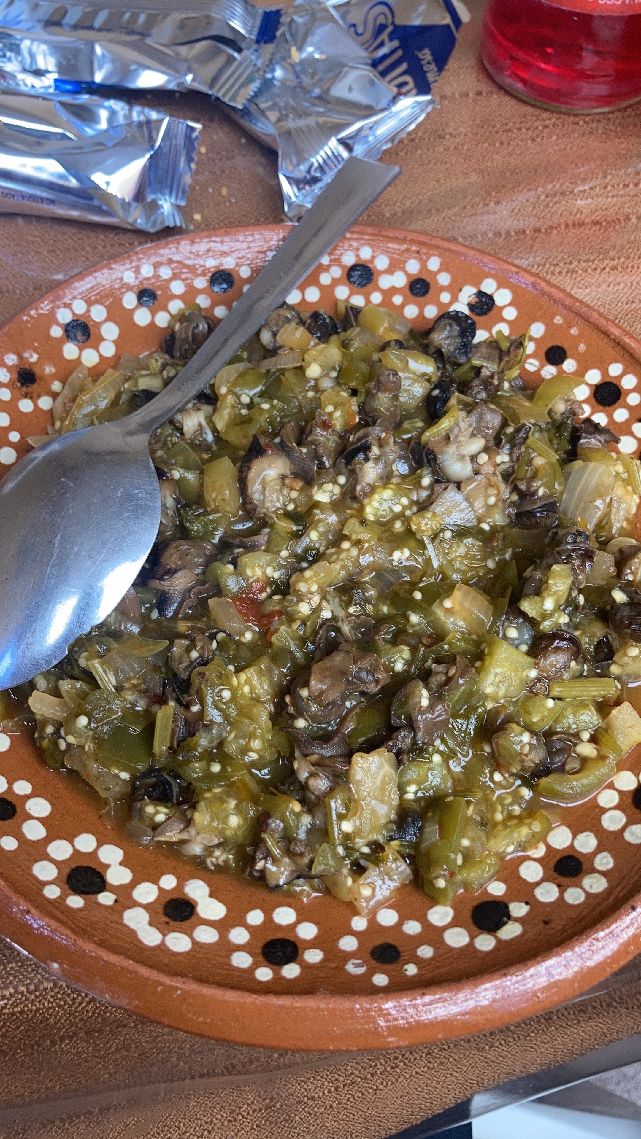 Caracoles En Caldo image 5