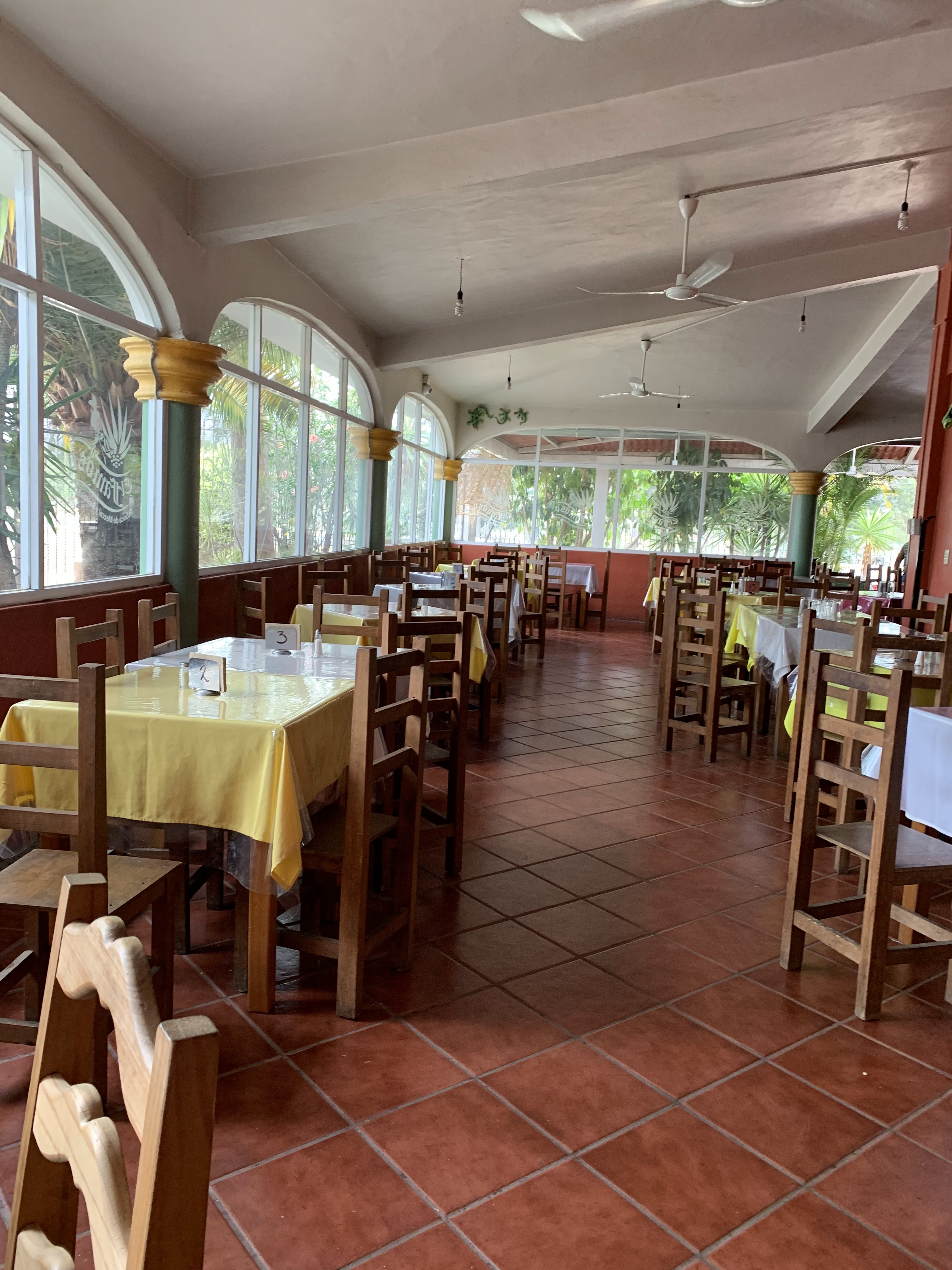 El Famoso Buffet & Mezcaleria image 3