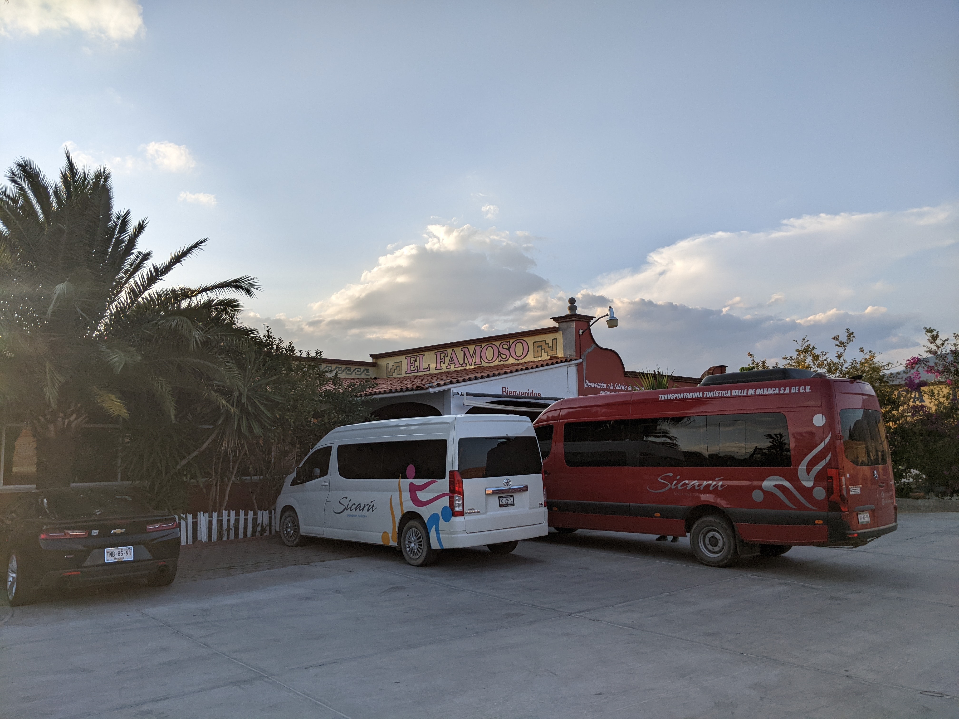 El Famoso Buffet & Mezcaleria image 6