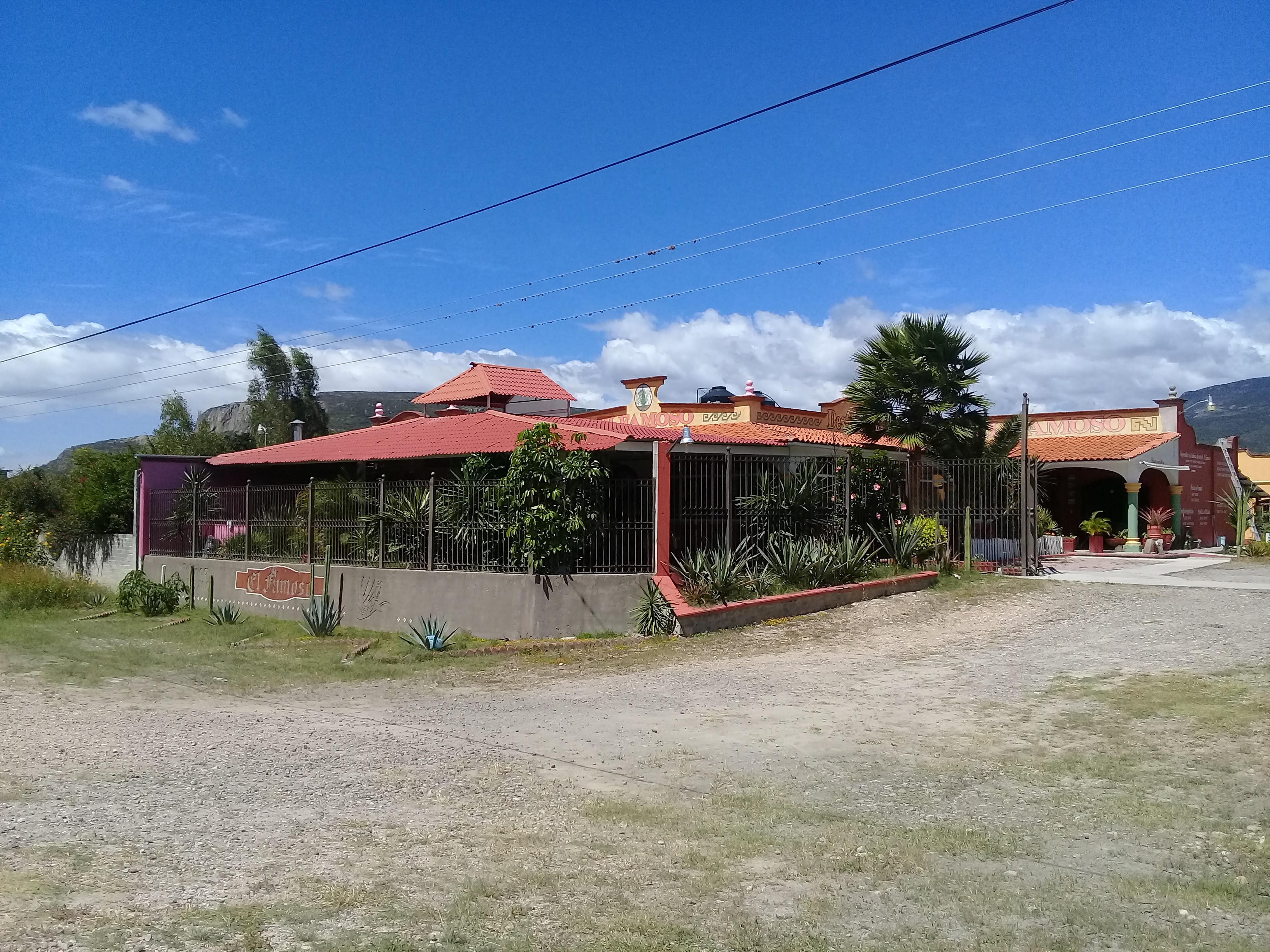 El Famoso Buffet & Mezcaleria image 9