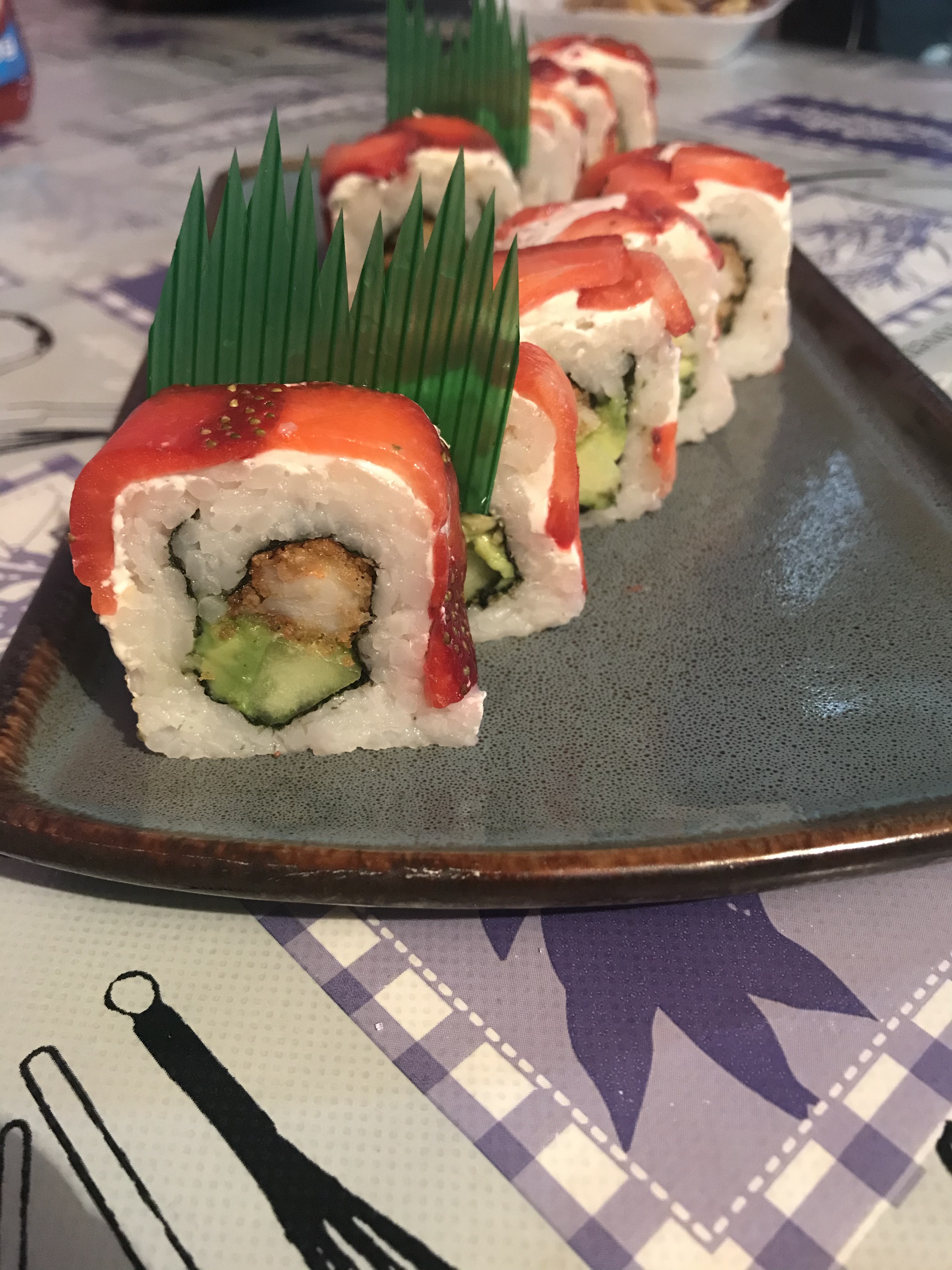 Meraki sushi & wings image 3