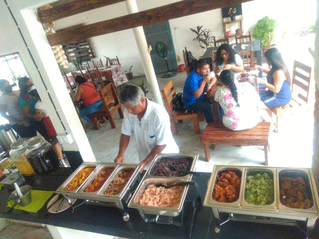 Huateque buffet image 5