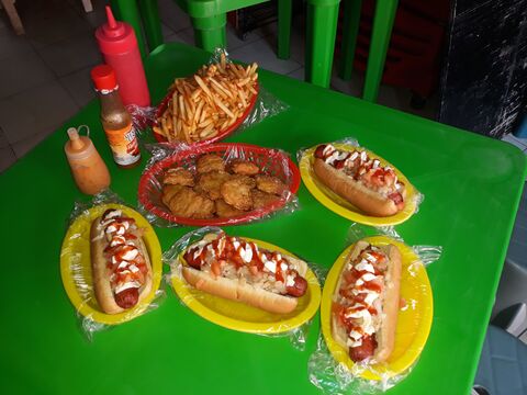 Pillo's HotDogs y Hamburguesas image 5