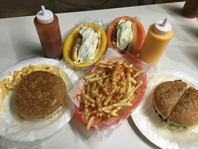 Pillo's HotDogs y Hamburguesas image 7
