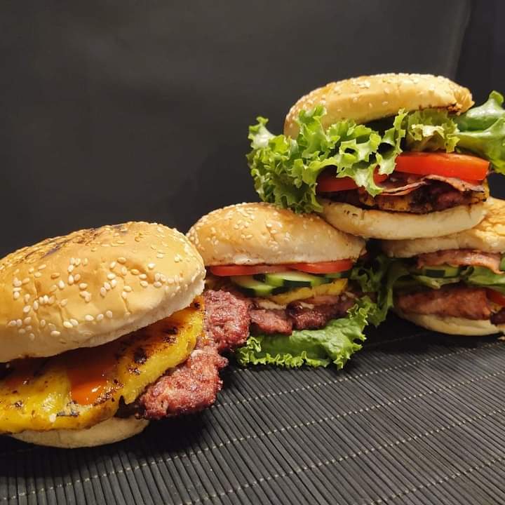 Hamburguesas y Hot Dogs "El Atascon" image 2