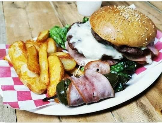 Hamburguesas y Hot Dogs "El Atascon" image 3