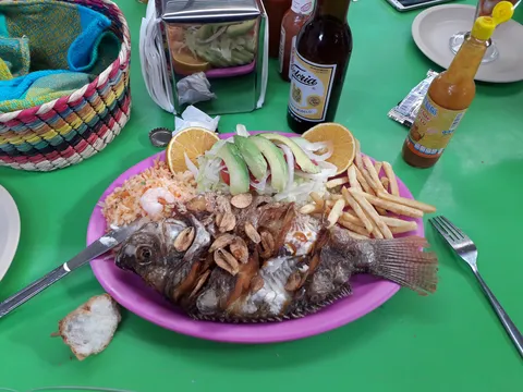 Pescados y mariscos La curva image 6