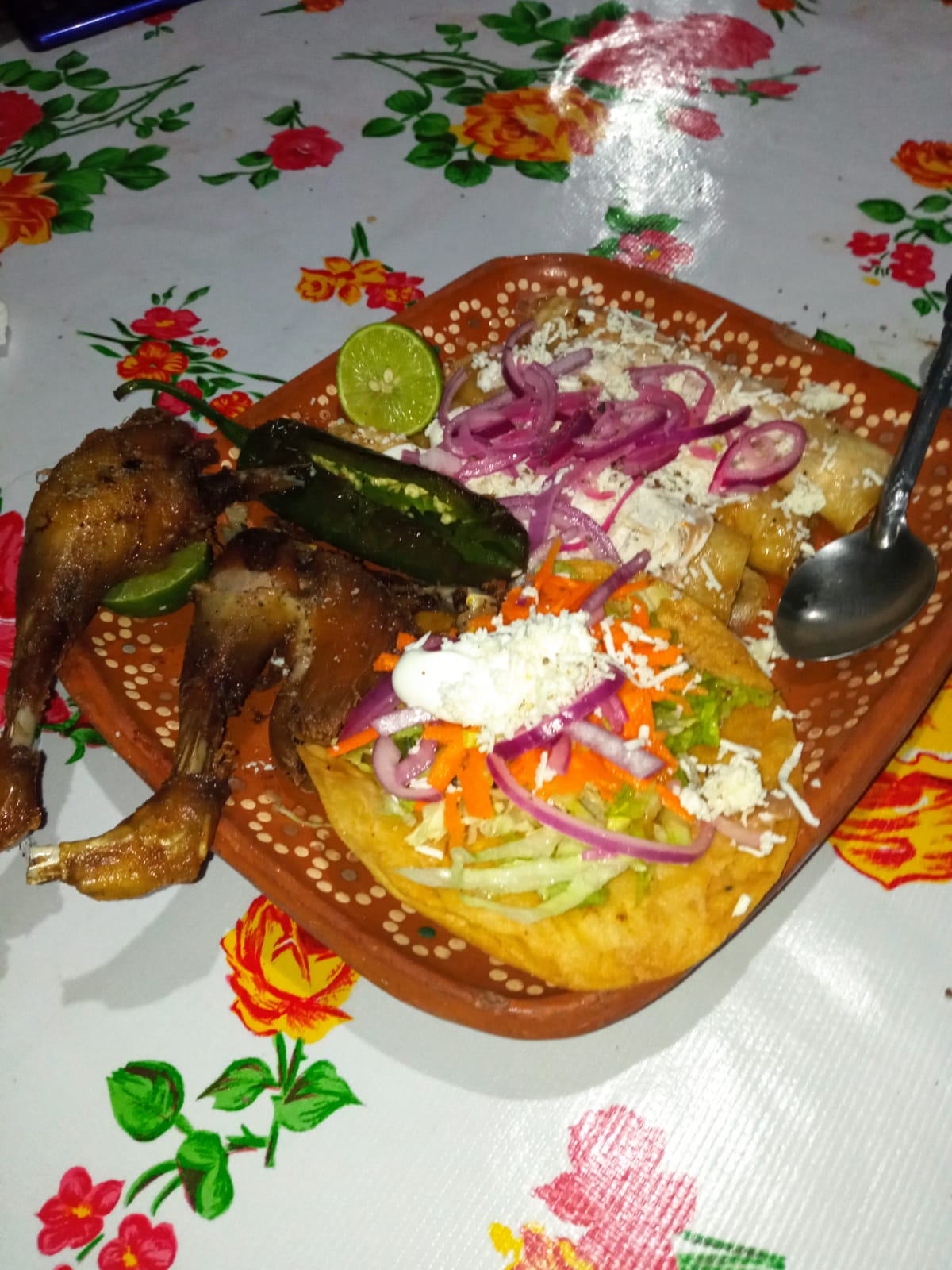 Cenaduría la curva image 1