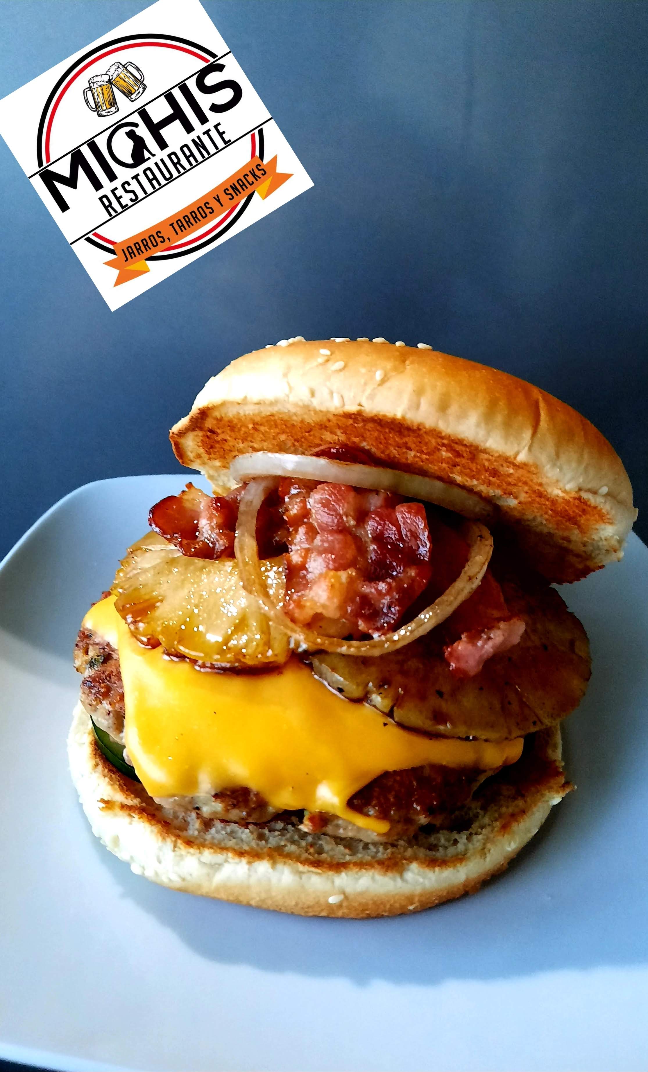 Michis Restaurante image 2