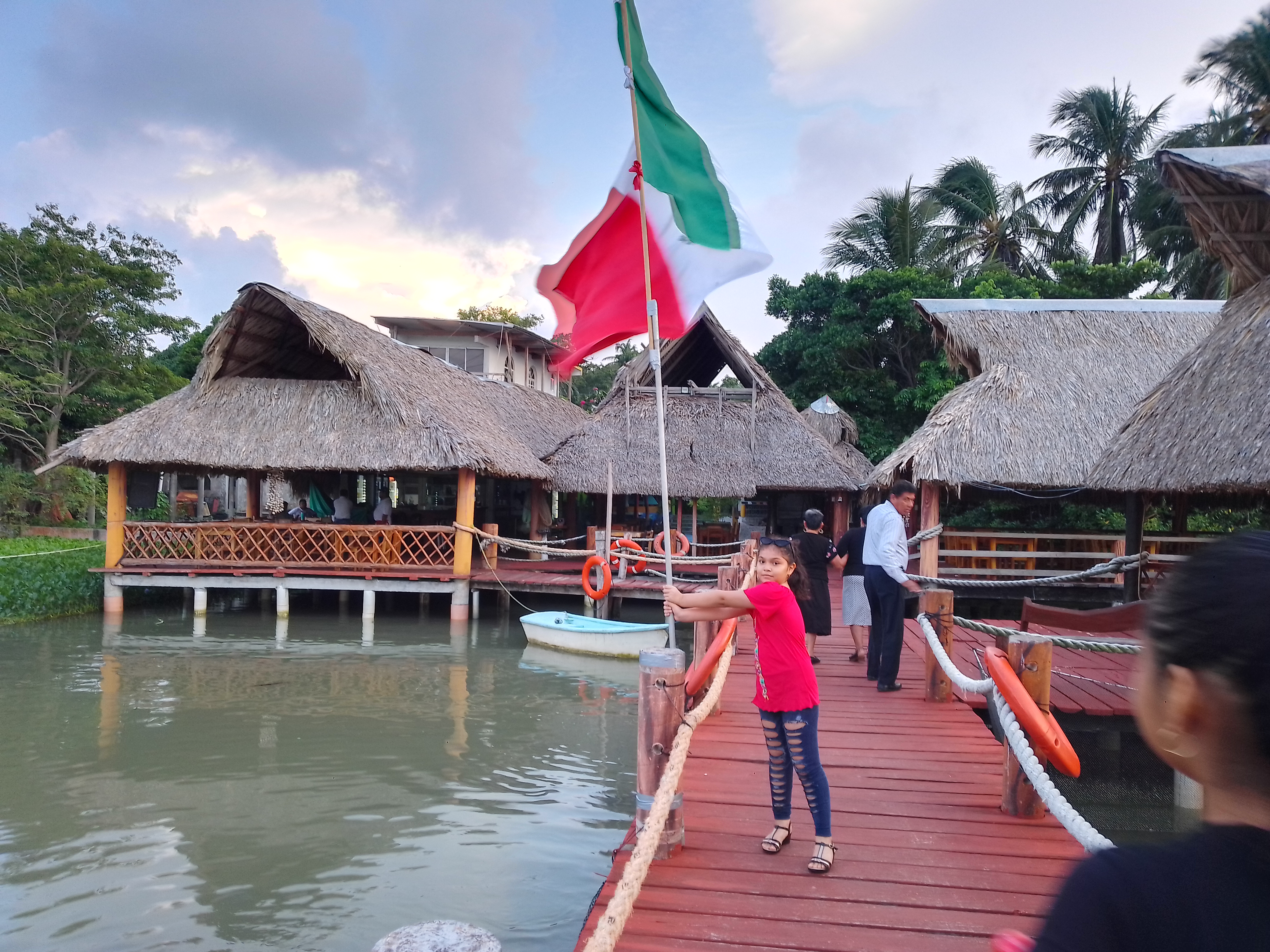 Restaurante Interactivo El Acuario. image 9