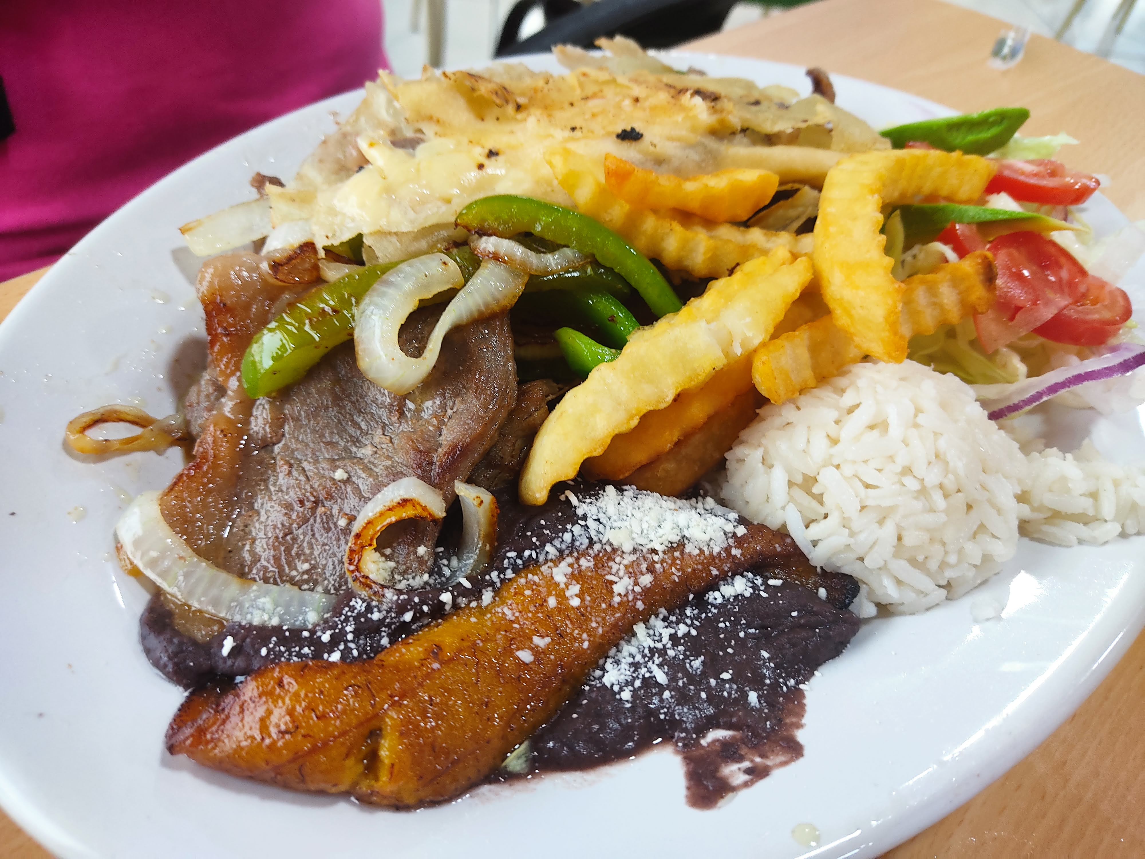 Pelícanos Restaurant & Bar image 5