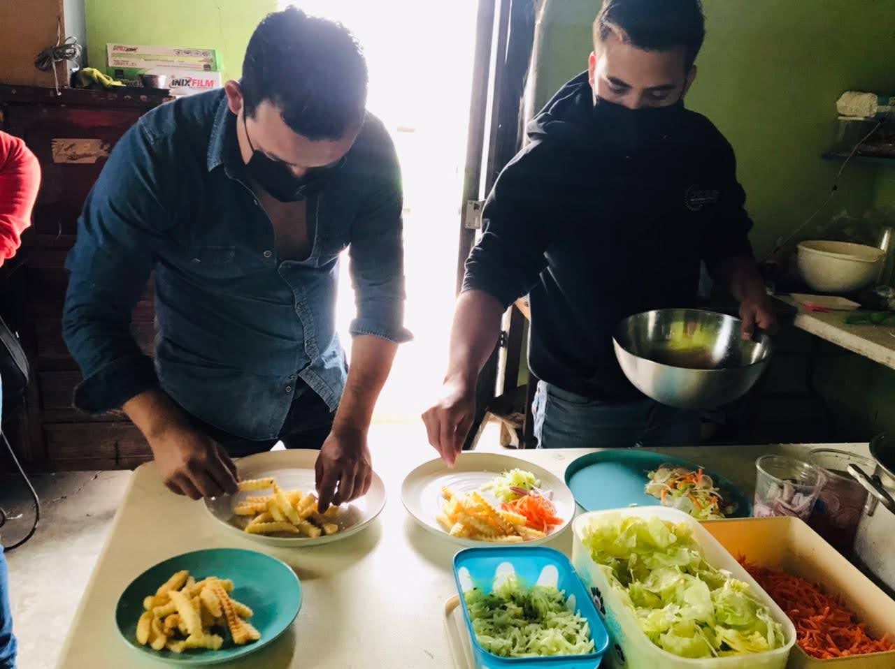 Mariscos "Los Capitanes" image 1