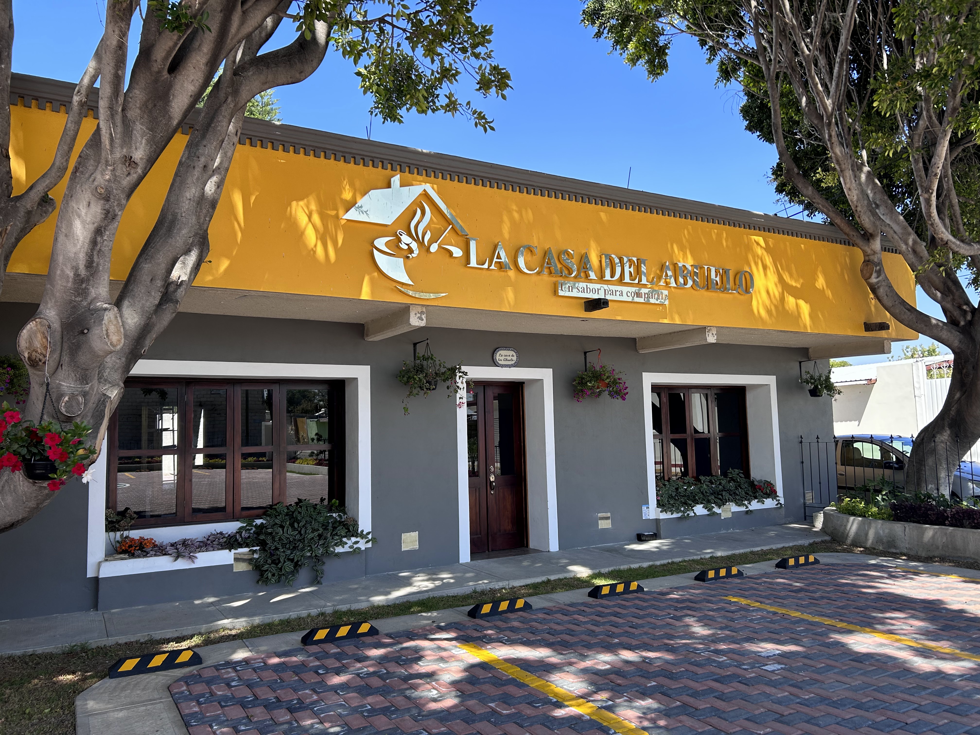 La Casa del Abuelo image 1