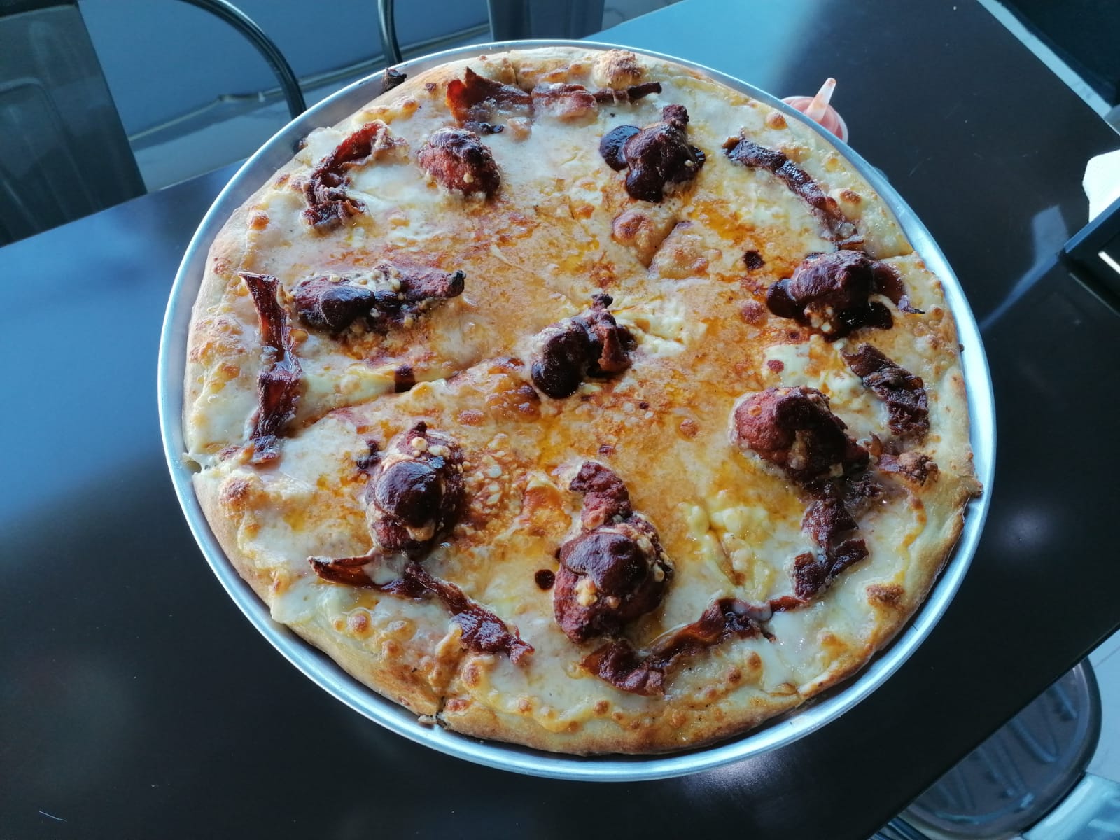 Pizzería italiana “los apaches” image 7