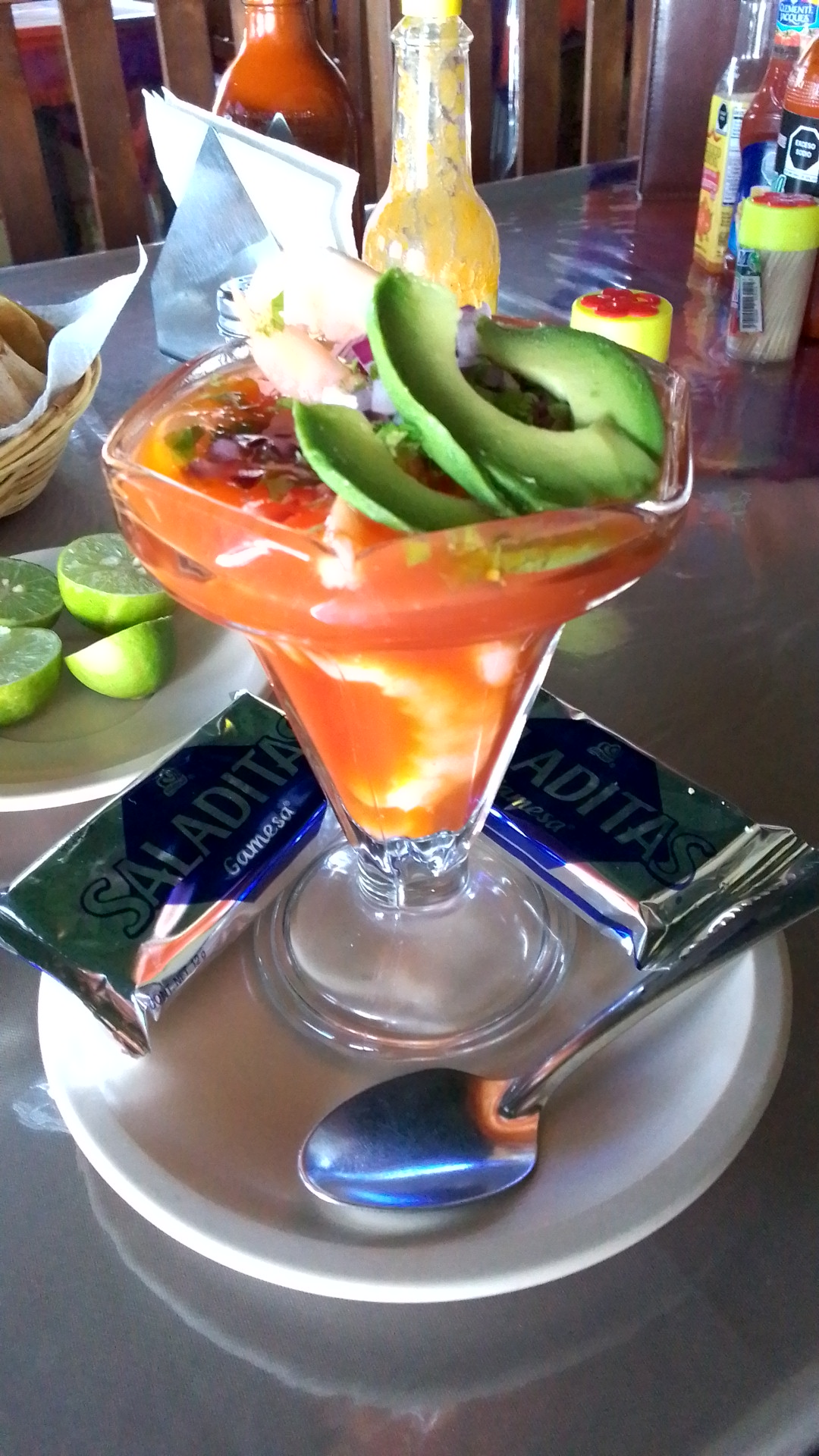 Los Delfines Restaurate image 4