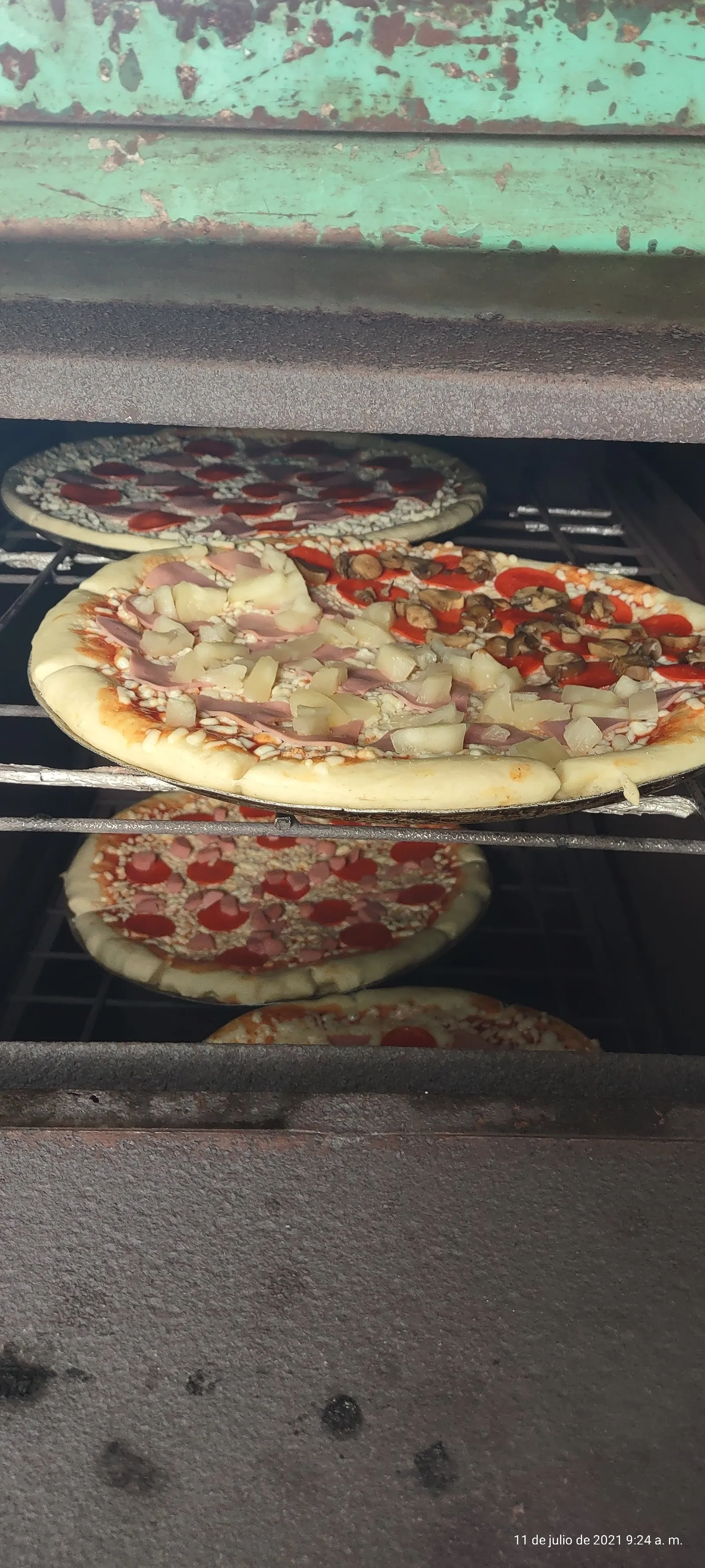 Pizza reyes image 3