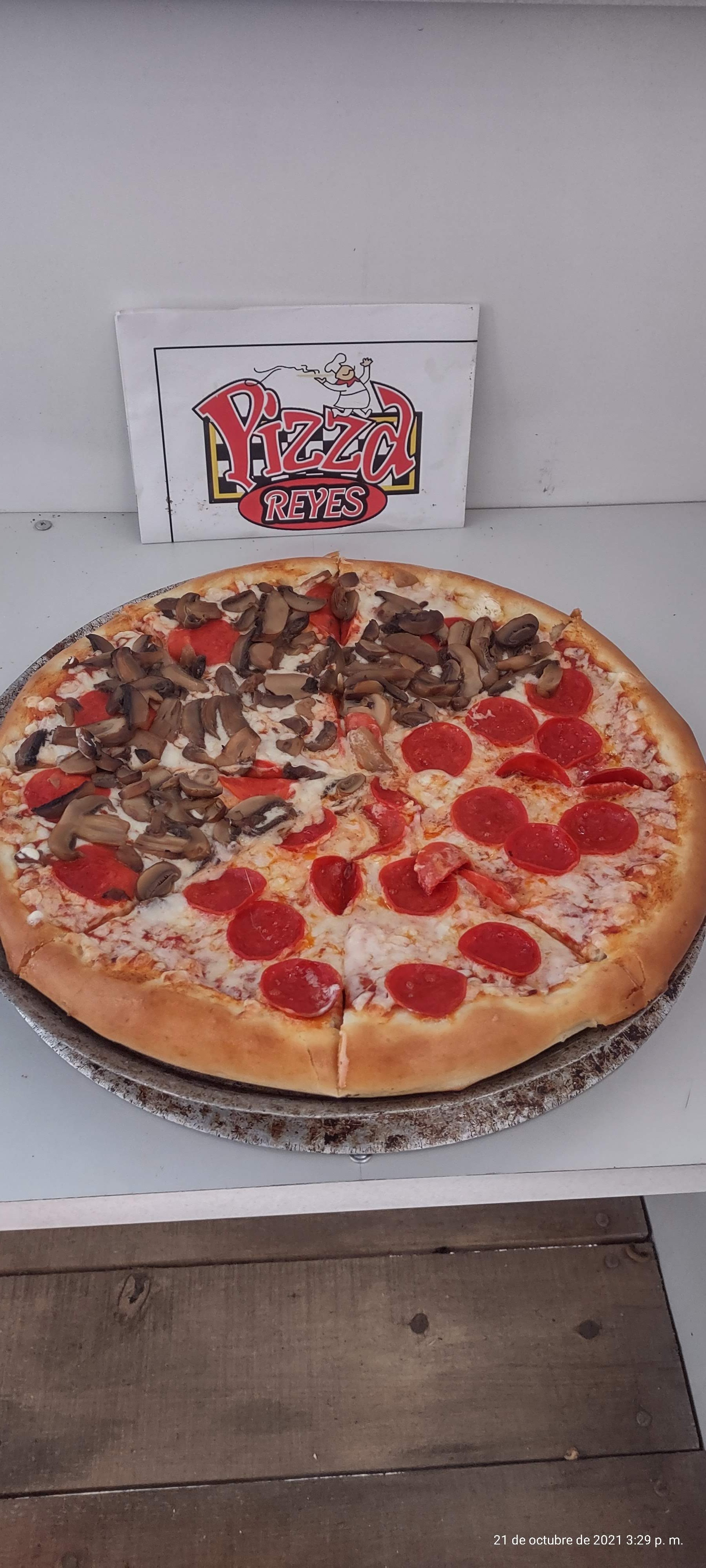 Pizza reyes image 6