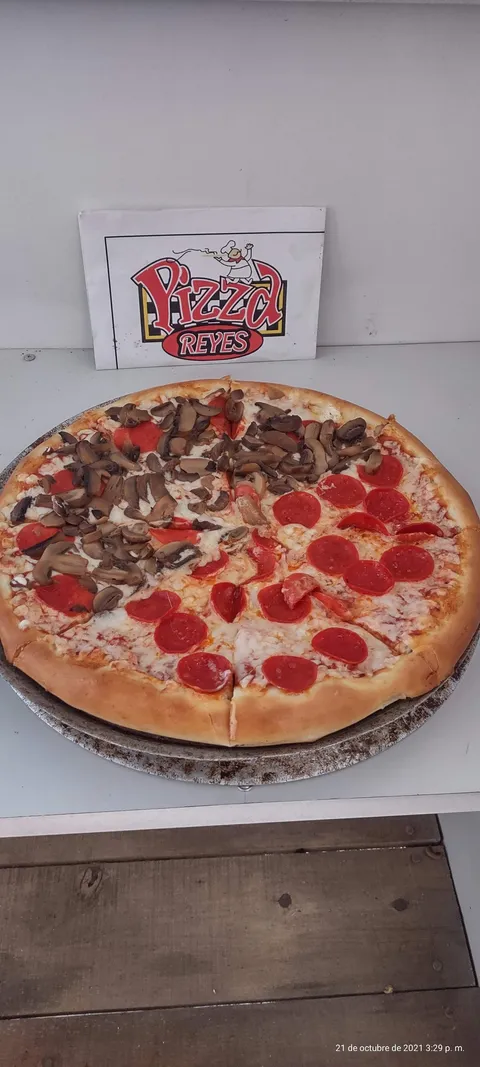 Pizza reyes image 6