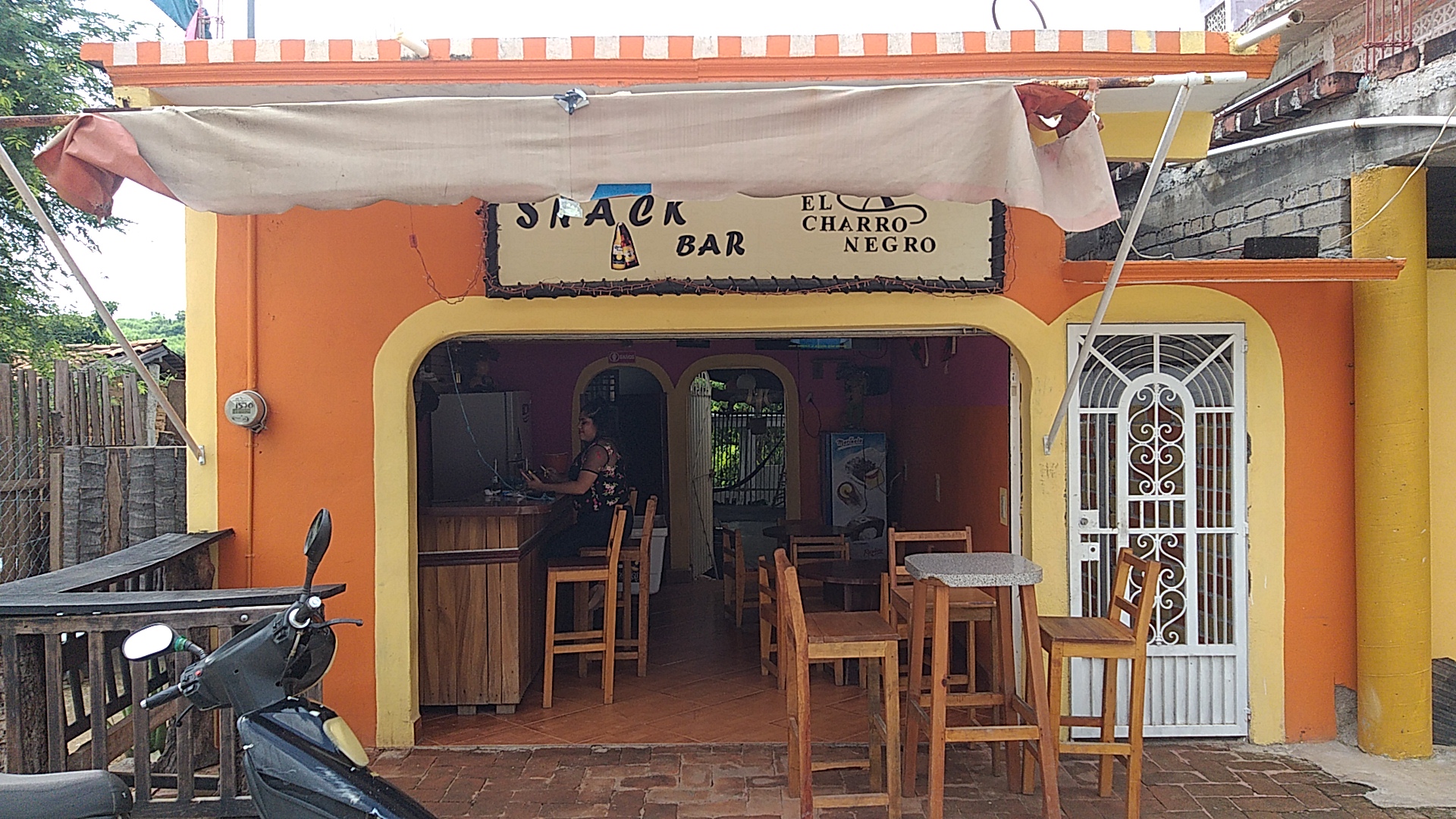 Snack Bar Charro Negro image 1