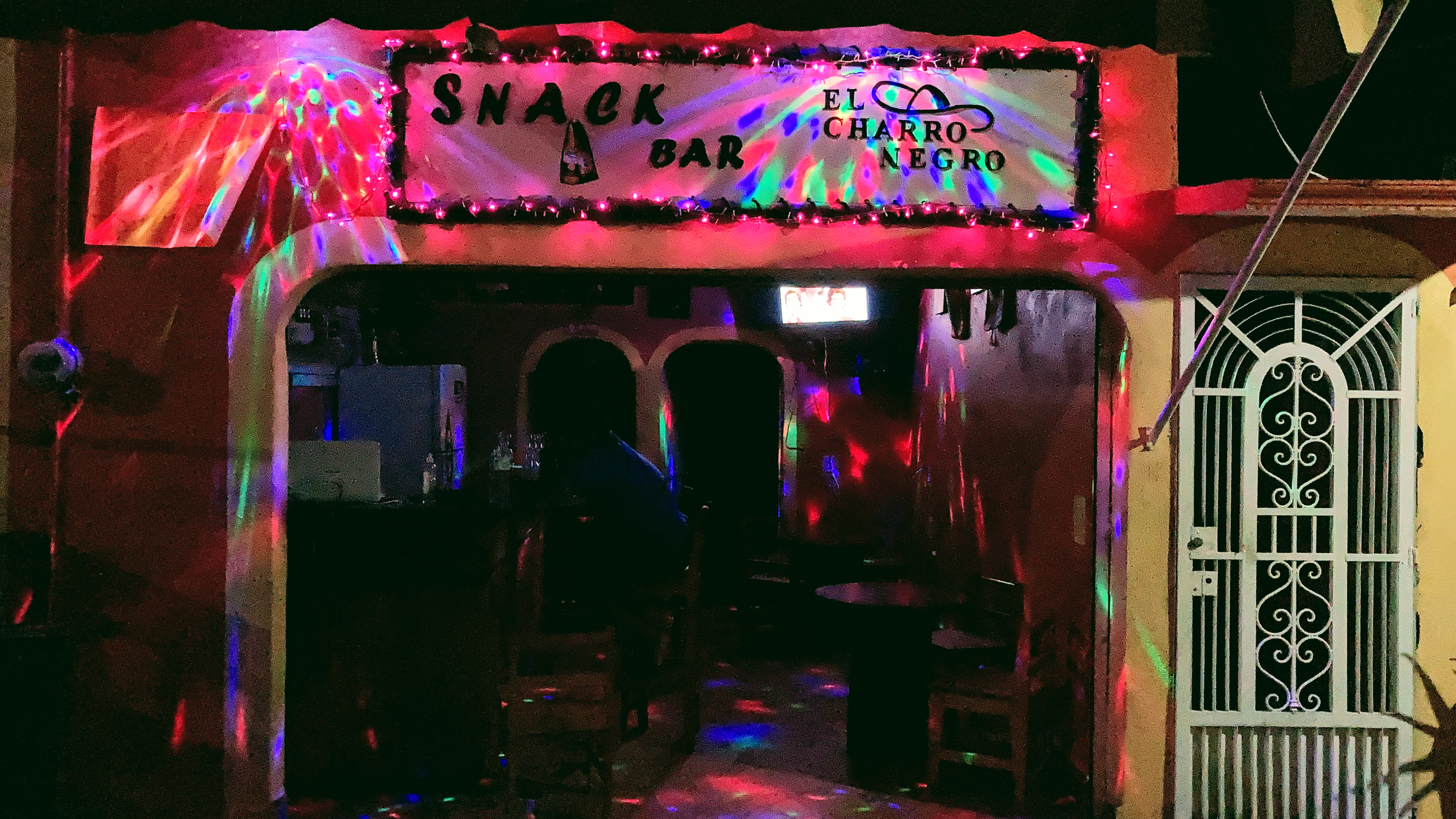 Snack Bar Charro Negro image 2